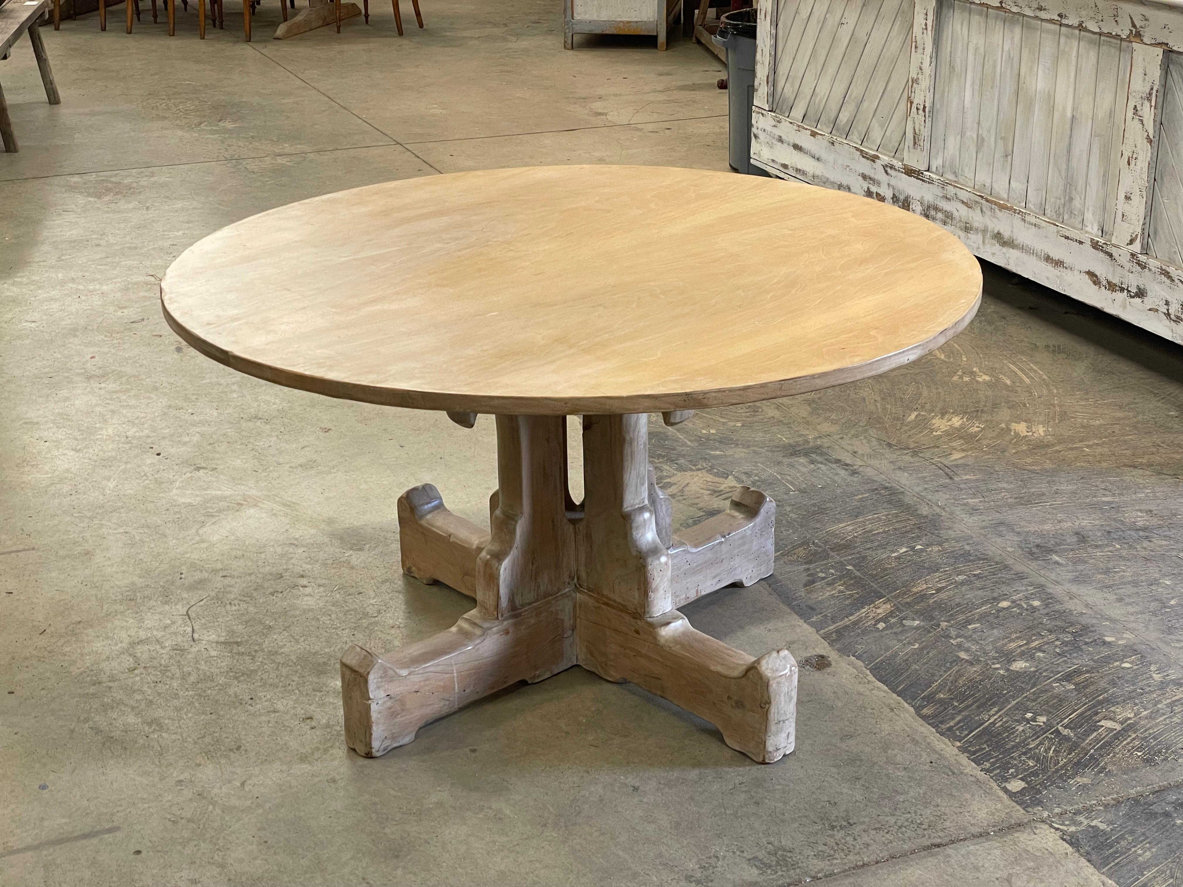 Antique Walnut Round Breakfast Table For Sale 1