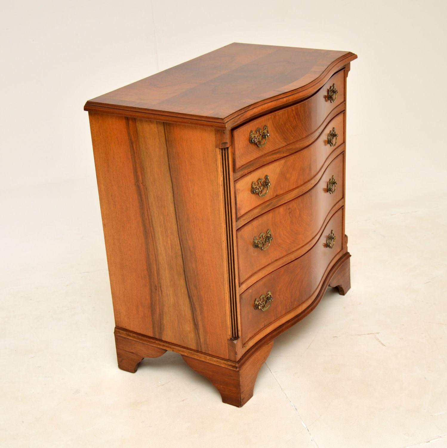 Georgian Antique Walnut Serpentine Chest of Drawers For Sale