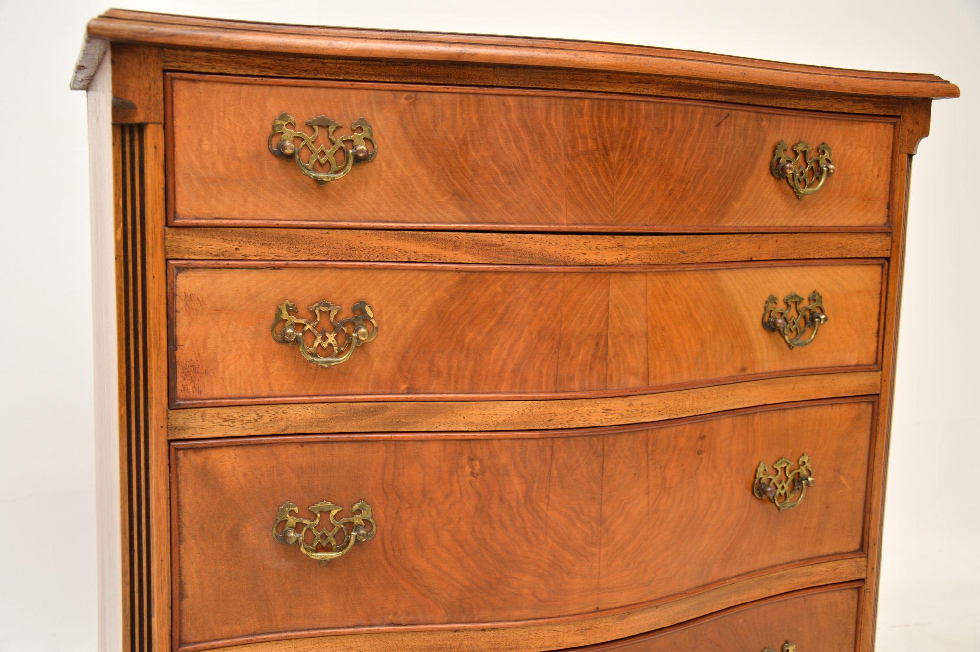 Antique Walnut Serpentine Chest of Drawers For Sale 3