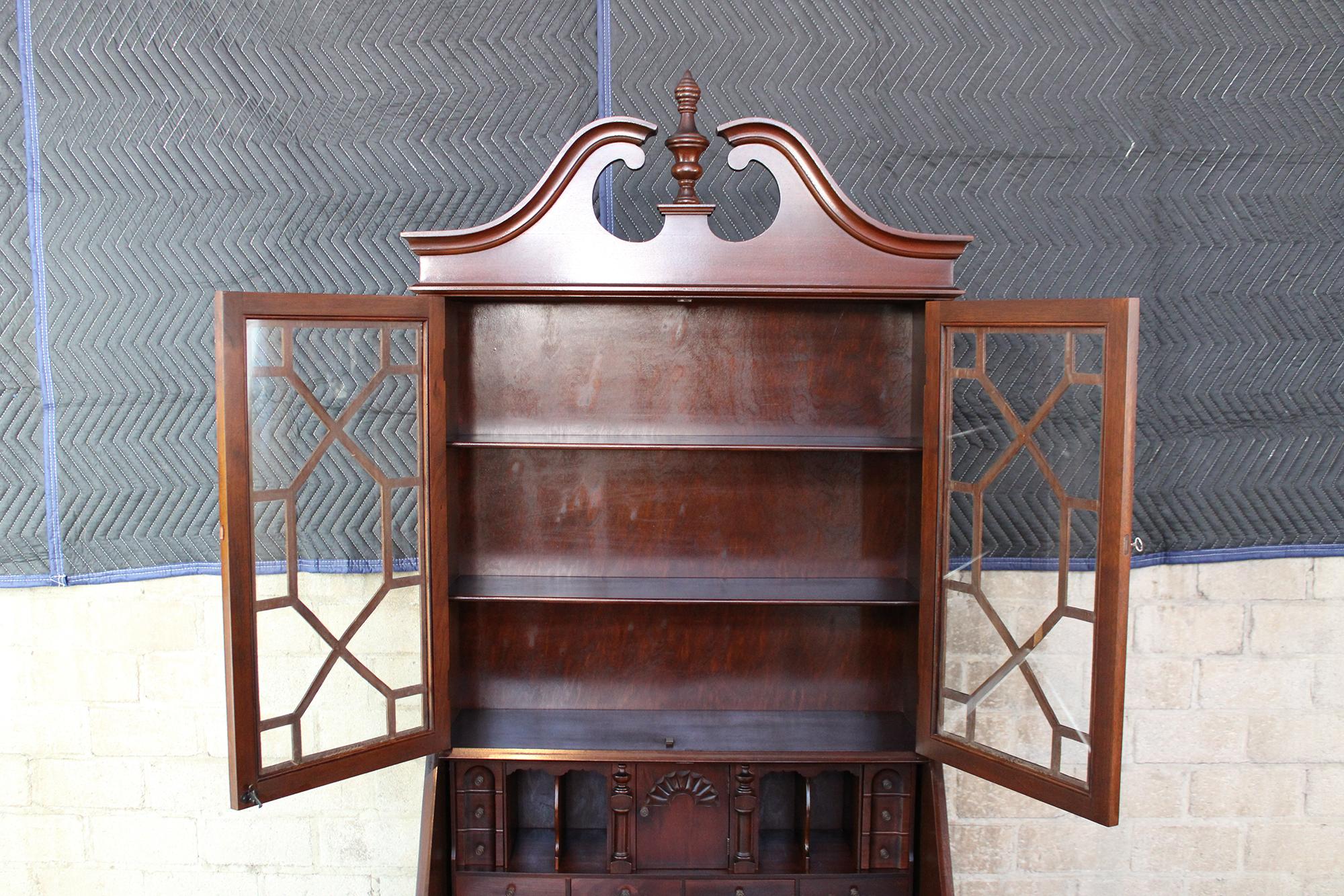 Antique Walnut Serpentine Secretary Desk Chippendale Style Bookcase Oxbow In Good Condition In Dayton, OH