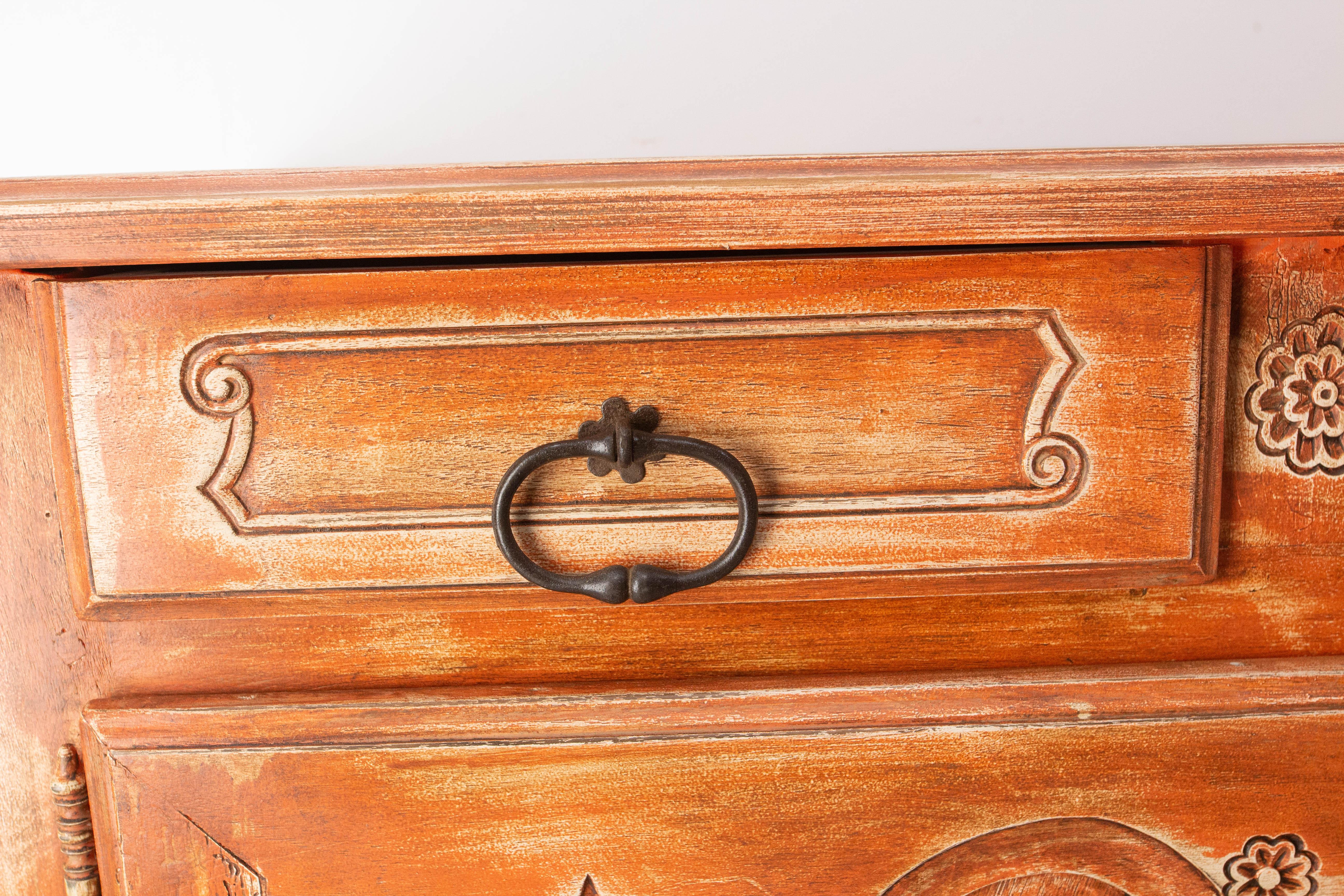 Antike Nussbaum Anrichte Terrakotta Farbe Patina Louis XV Stil, 19. (Walnuss) im Angebot