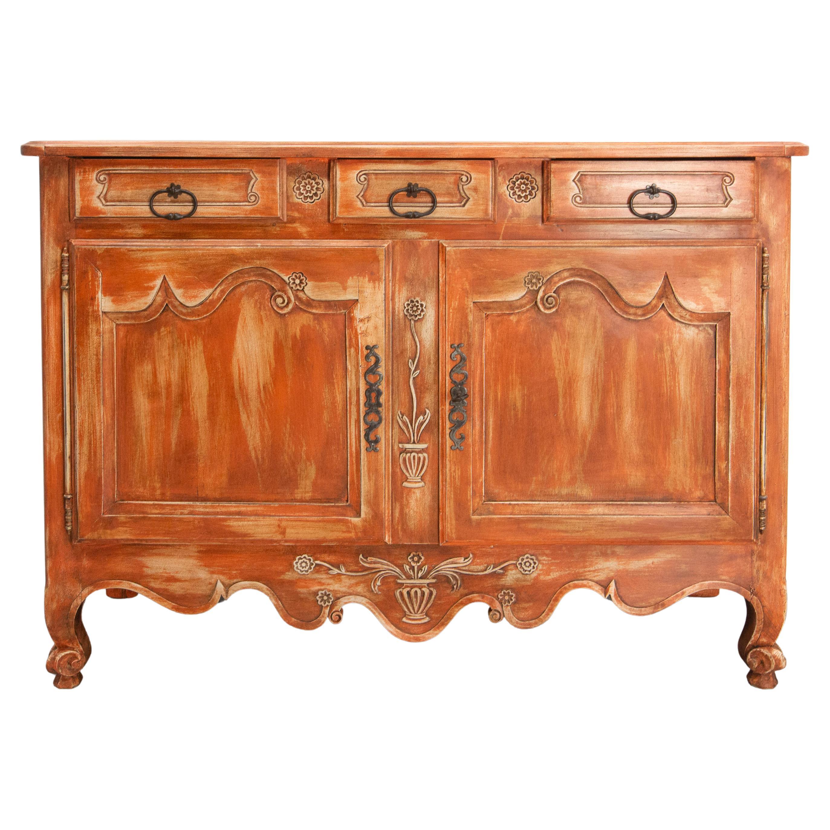 Buffet ancien en noyer Patine couleur terre cuite Style Louis XV, 19ème siècle
