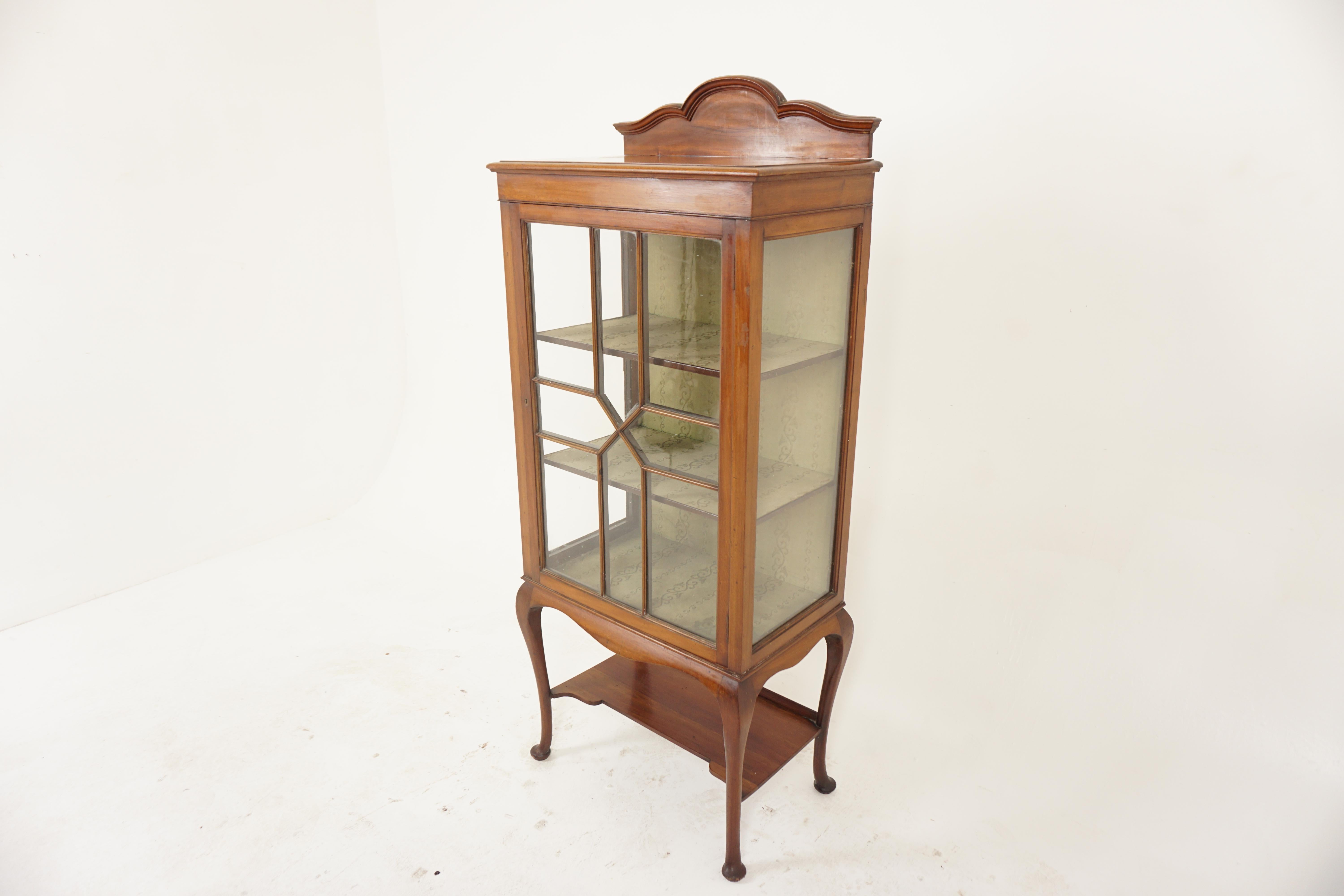 Antique Walnut Single Door Display China Cabinet, Scotland 1900, H142

Scotland 1900
Solid Walnut
Original Finish
With shaped pediment on top
Above single glass door with a geometrical design moulding
Opens to reveal two upholstered shelves and