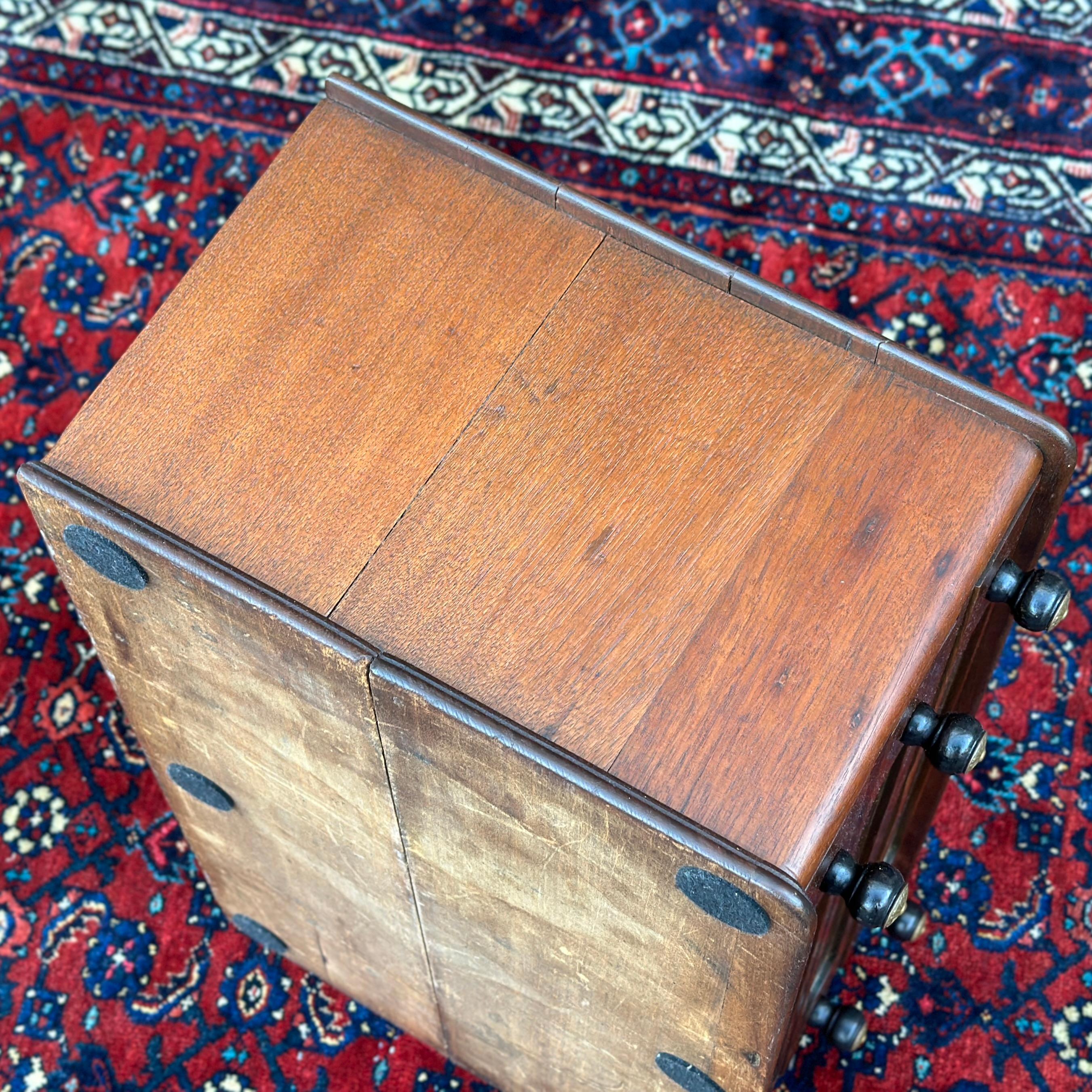 Antiguo nogal tres cajones carrete armario tocador joyero caja de archivo plano en venta 9