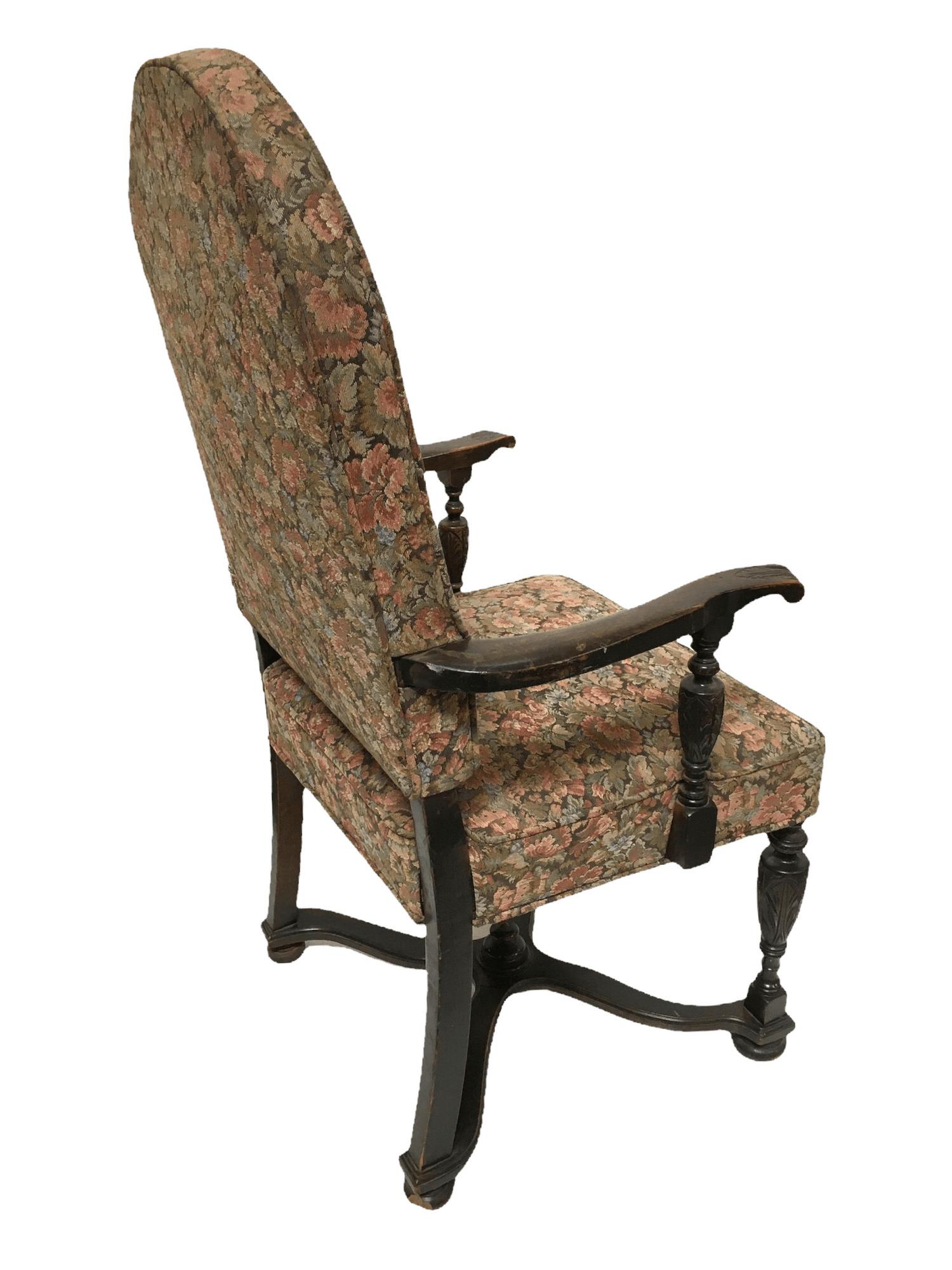 Antique Walnut Throne Armchair with French Tapestry and Carved Wood, 19th XIX For Sale 1