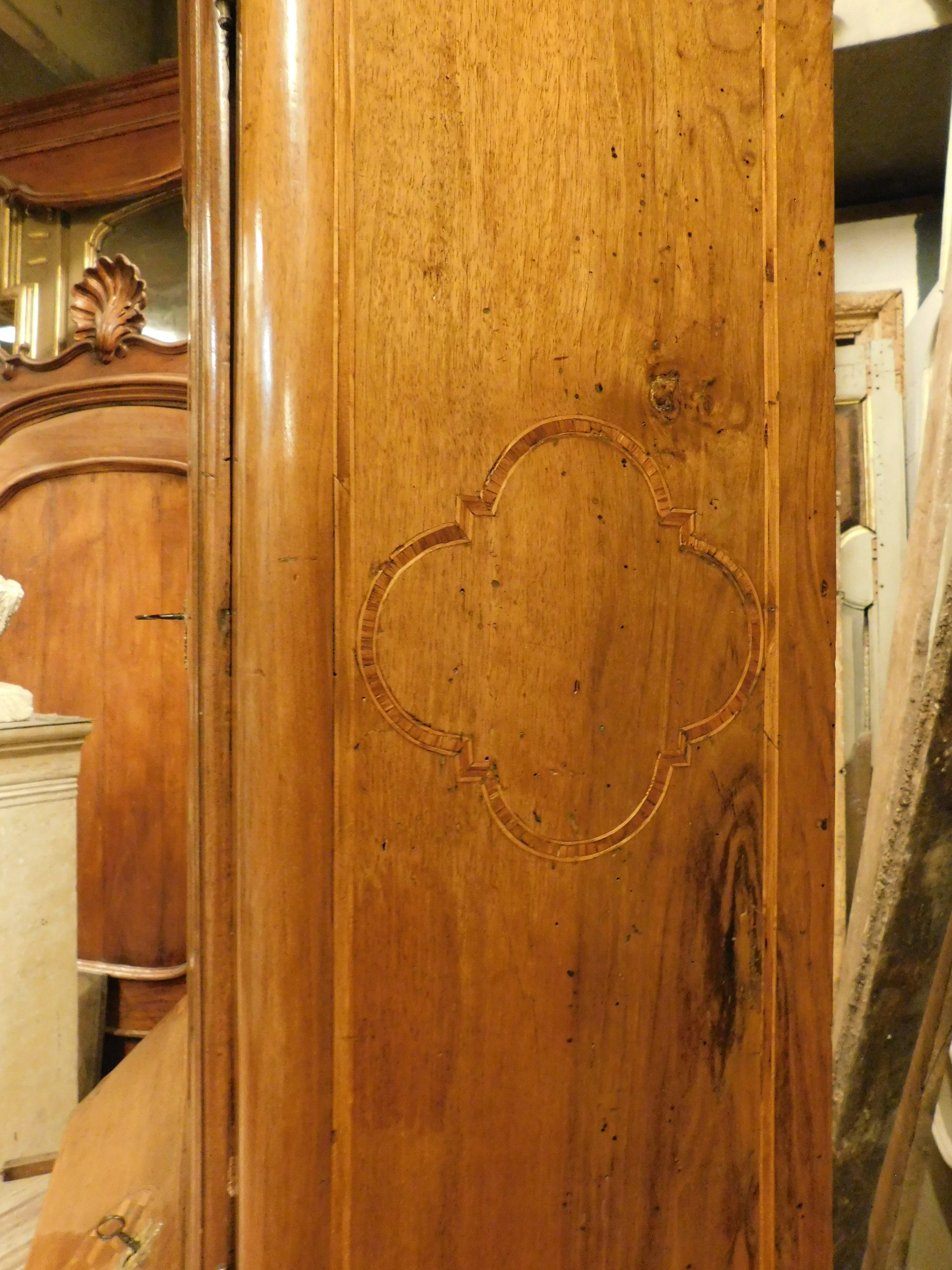 Antikes Trumeau aus Nussbaumholz, reich eingelegt, 2 Türen, Schubladen und Klappe, Italien im Angebot 4