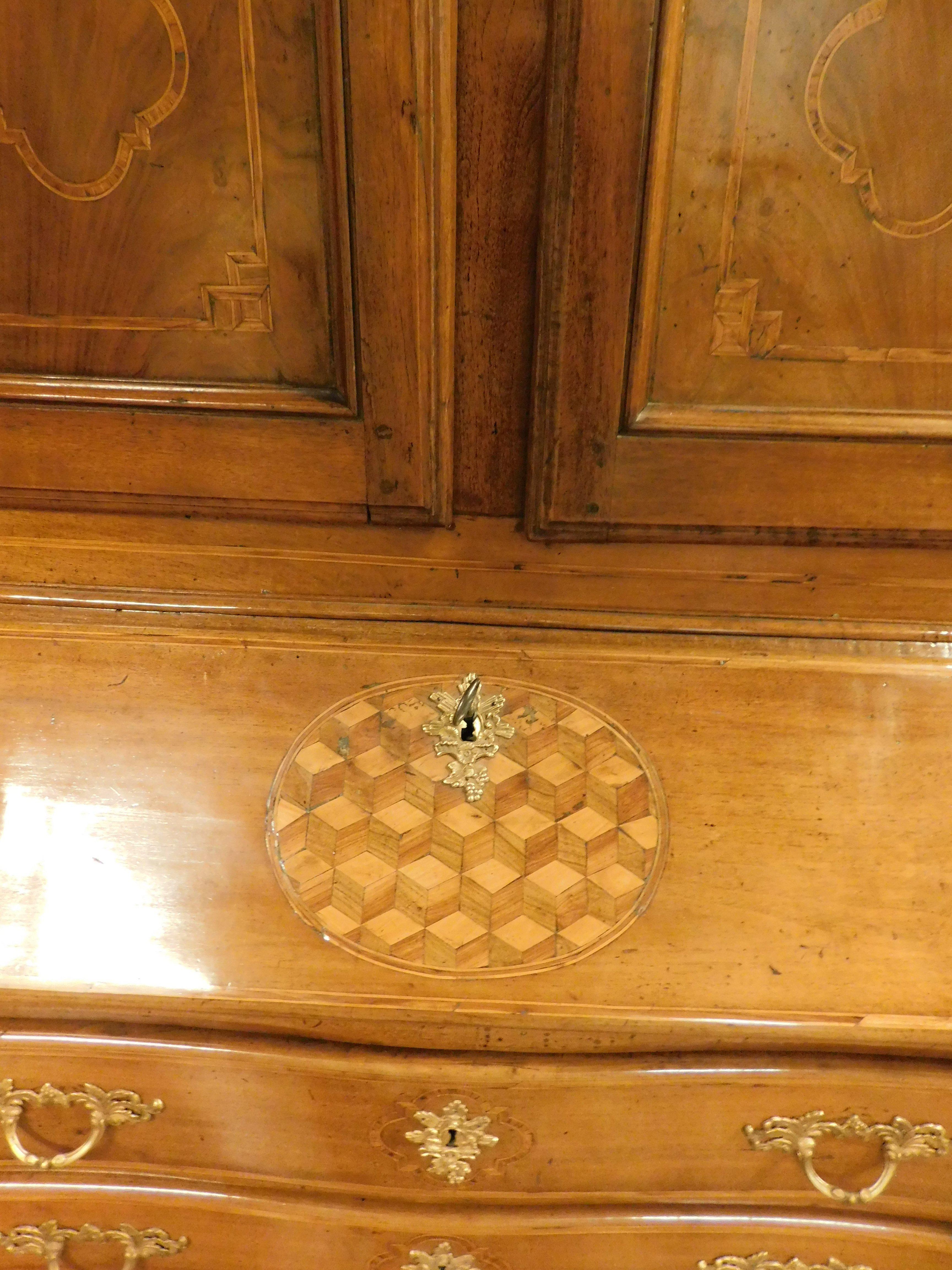 Antique walnut Trumeau, richly inlaid, 2 doors, drawers and flap, Italy In Good Condition For Sale In Cuneo, Italy (CN)