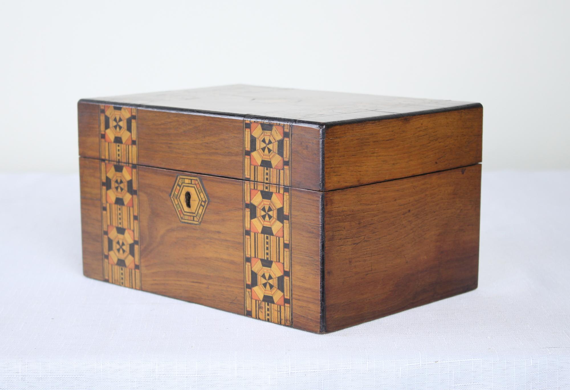 Antique Walnut Tumbridgeware Jewelry Box In Good Condition In Port Chester, NY