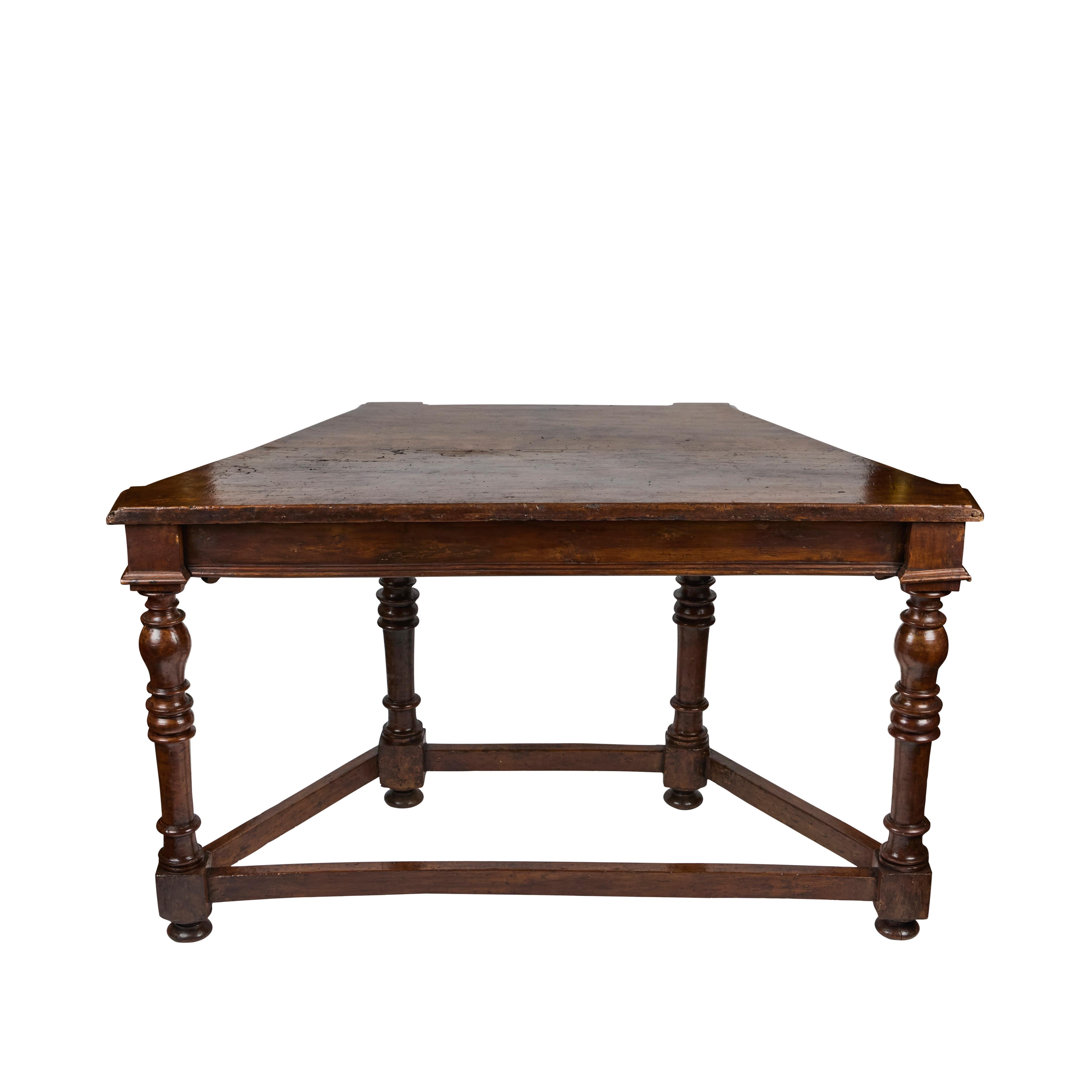 Console toscane en noyer ancien Bon état - En vente à Los Angeles, CA
