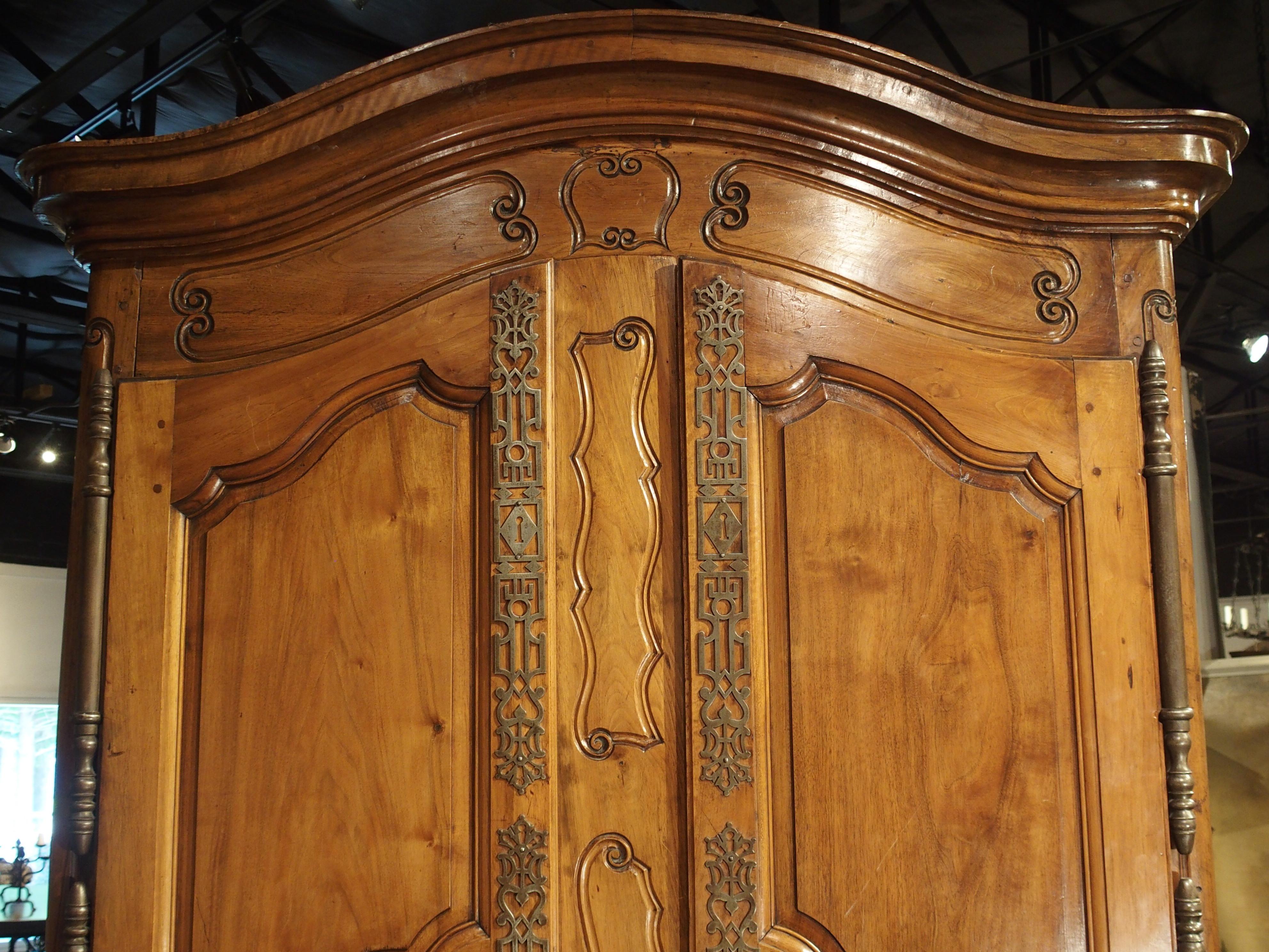 Antique Walnut Wood Armoire from Fourques, France, Circa 1820 For Sale 2