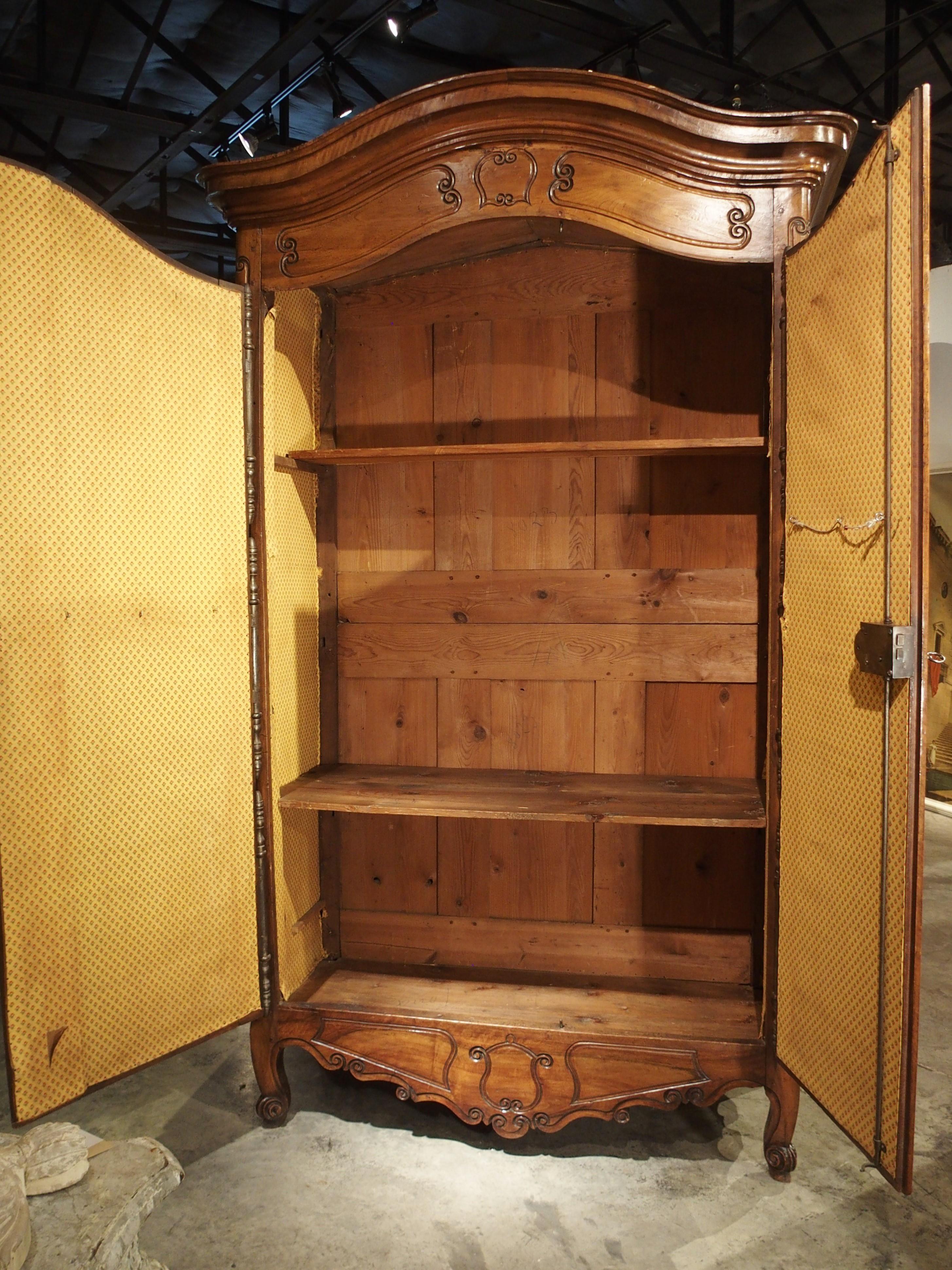 Antique Walnut Wood Armoire from Fourques, France, Circa 1820 For Sale 5