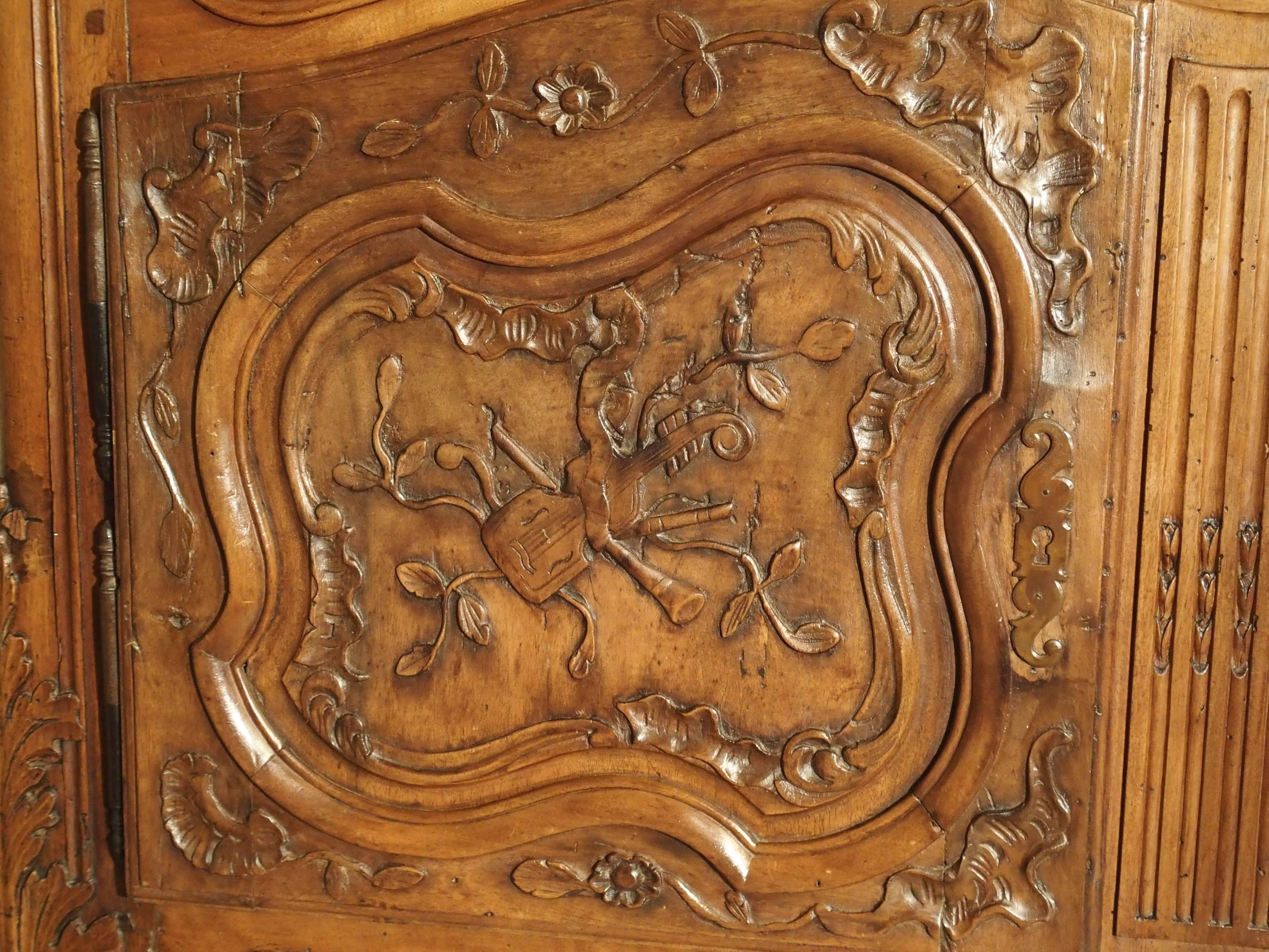 Hand-Carved Antique Walnut Wood Buffet from Provence, France, 19th Century