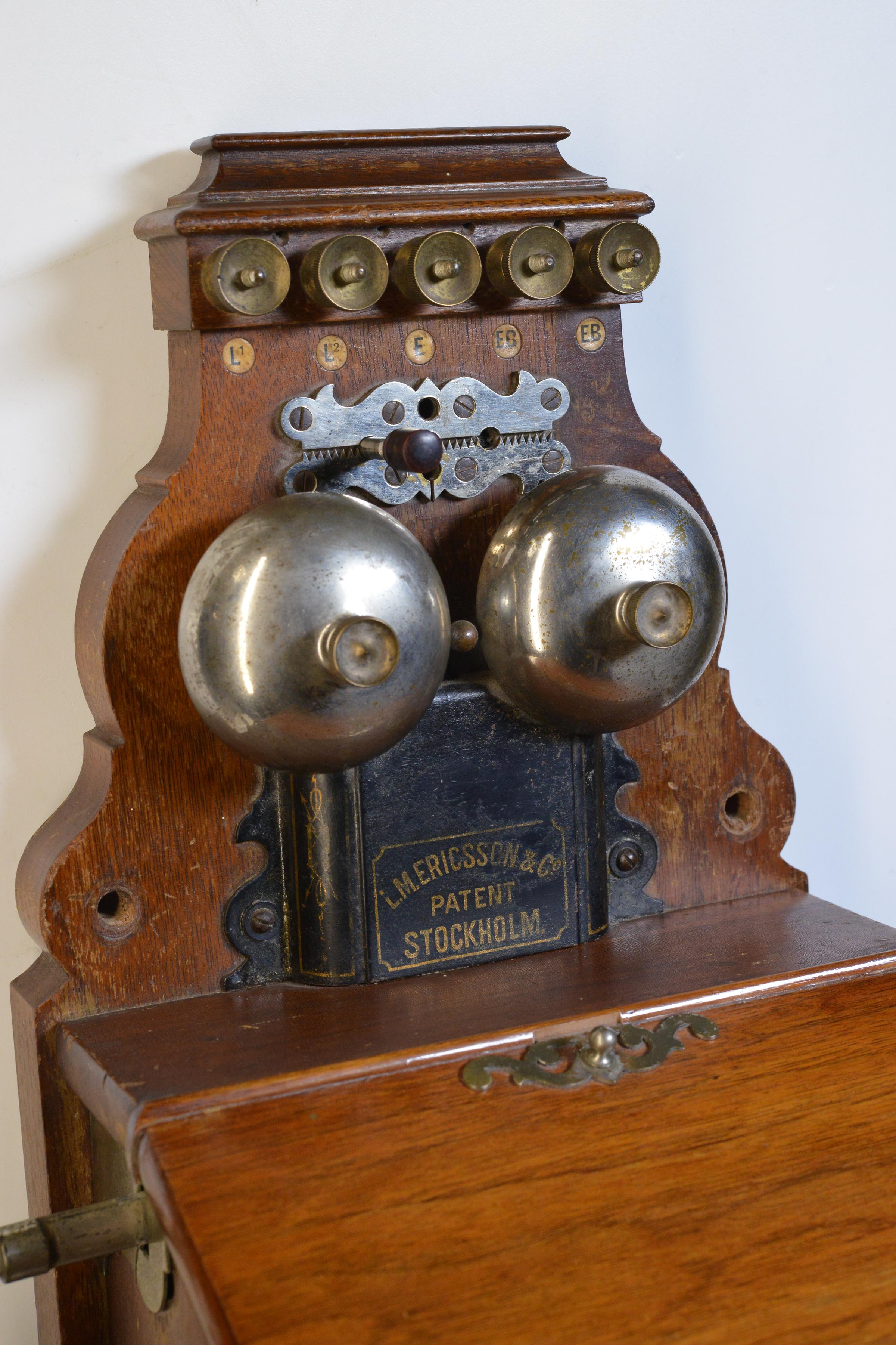 20th Century Antique Walnut Wood Wall telephone L.M.Ericsson AB130 Crank Magneto  For Sale