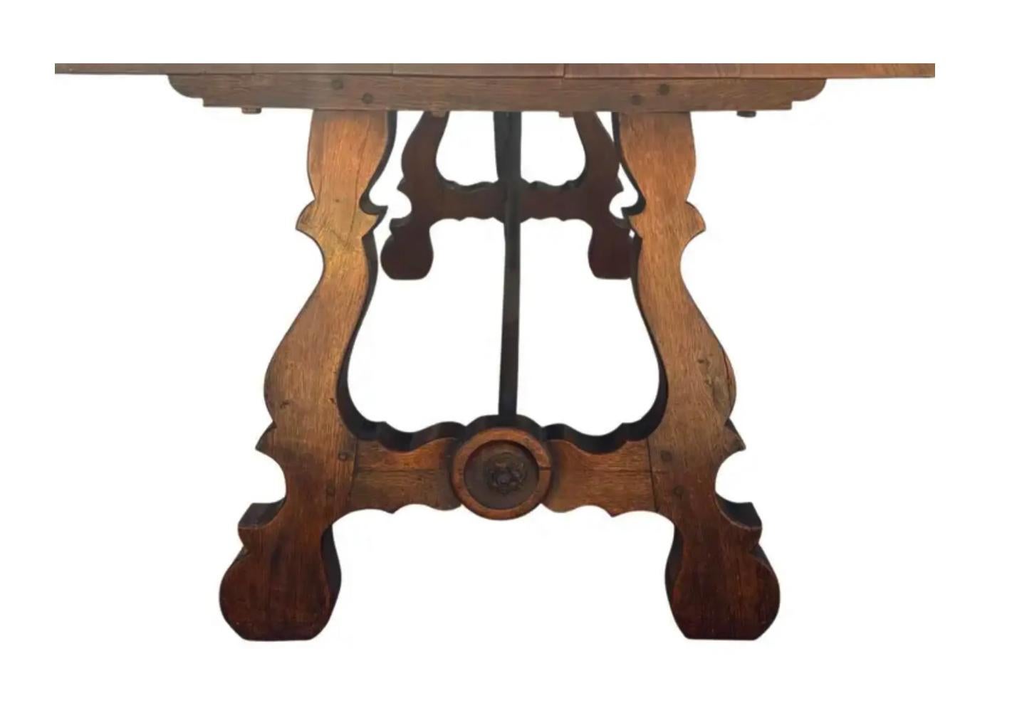 Espagnol Table à tréteaux ancienne en noyer et fer forgé en vente
