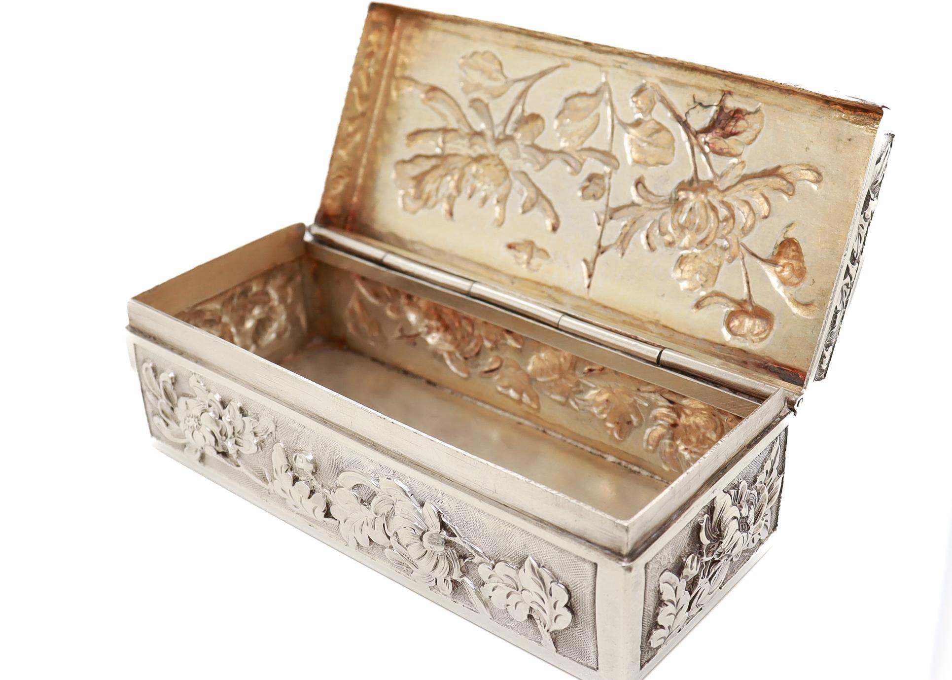 Antique Wang Hing & Co. Chinese Export Silver Repousse Box with Chrysanthemums 7