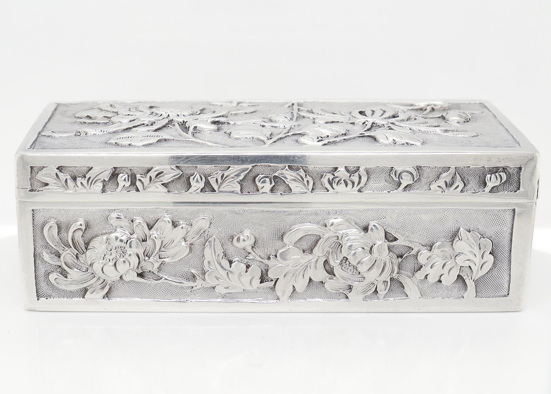 Antique Wang Hing & Co. Chinese Export Silver Repousse Box with Chrysanthemums In Good Condition In Philadelphia, PA
