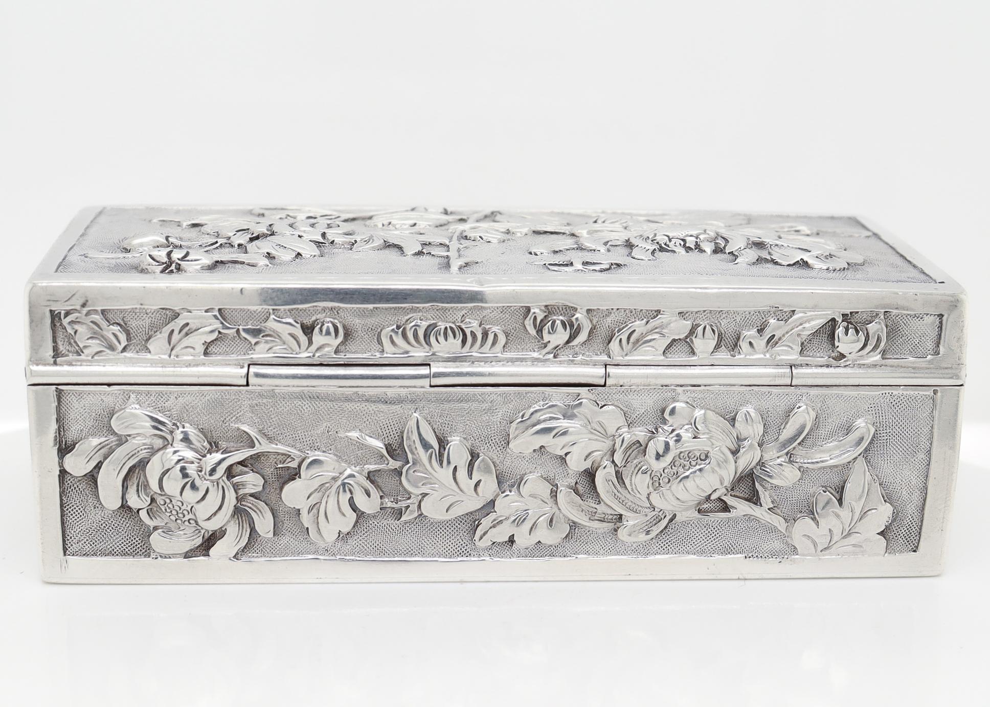 Antique Wang Hing & Co. Chinese Export Silver Repousse Box with Chrysanthemums 3