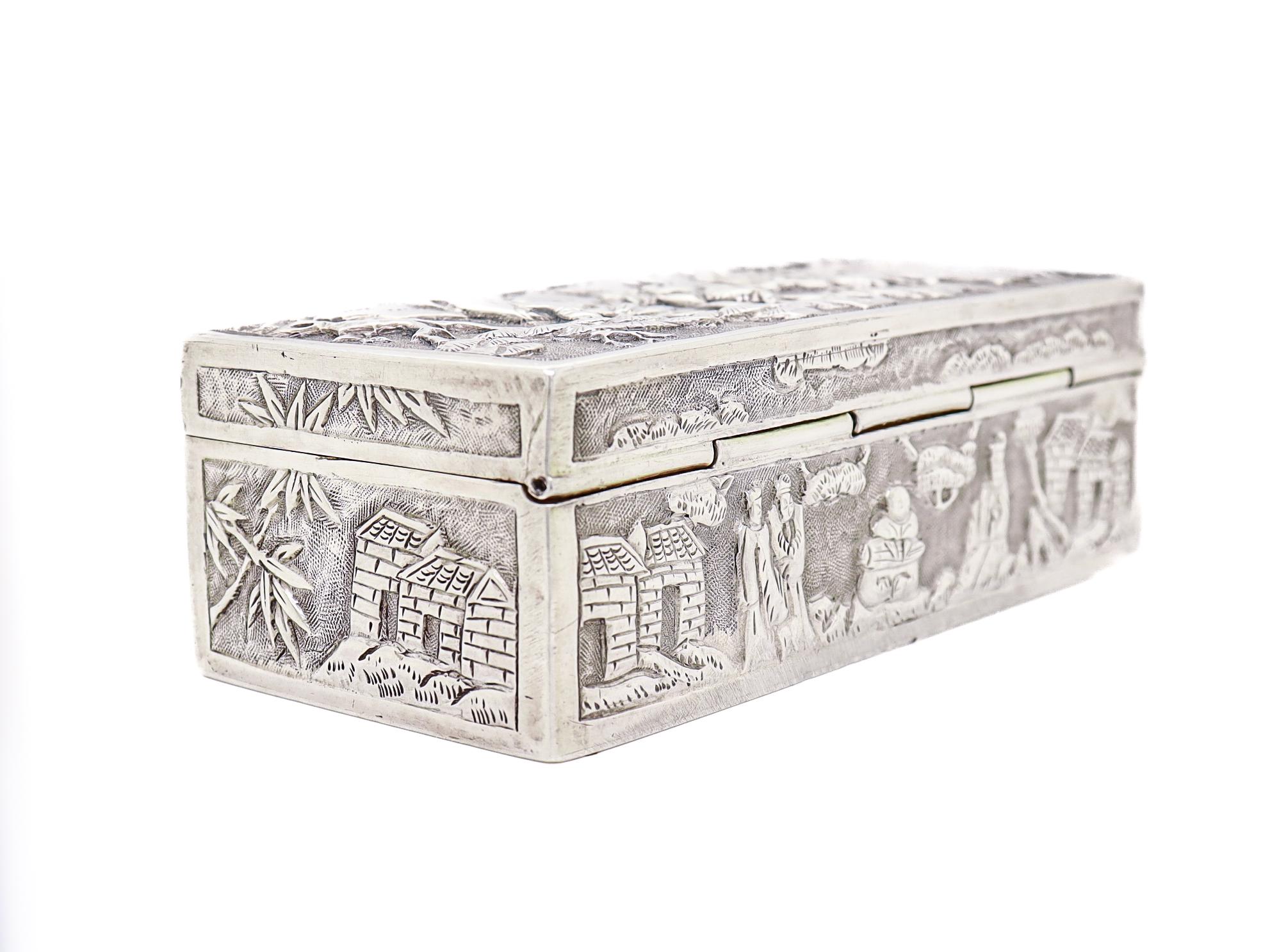 Antike Wang Hing & Co. Chinesischer Export-Silber-Repousse-Schachtel mit Dorfszenen 7