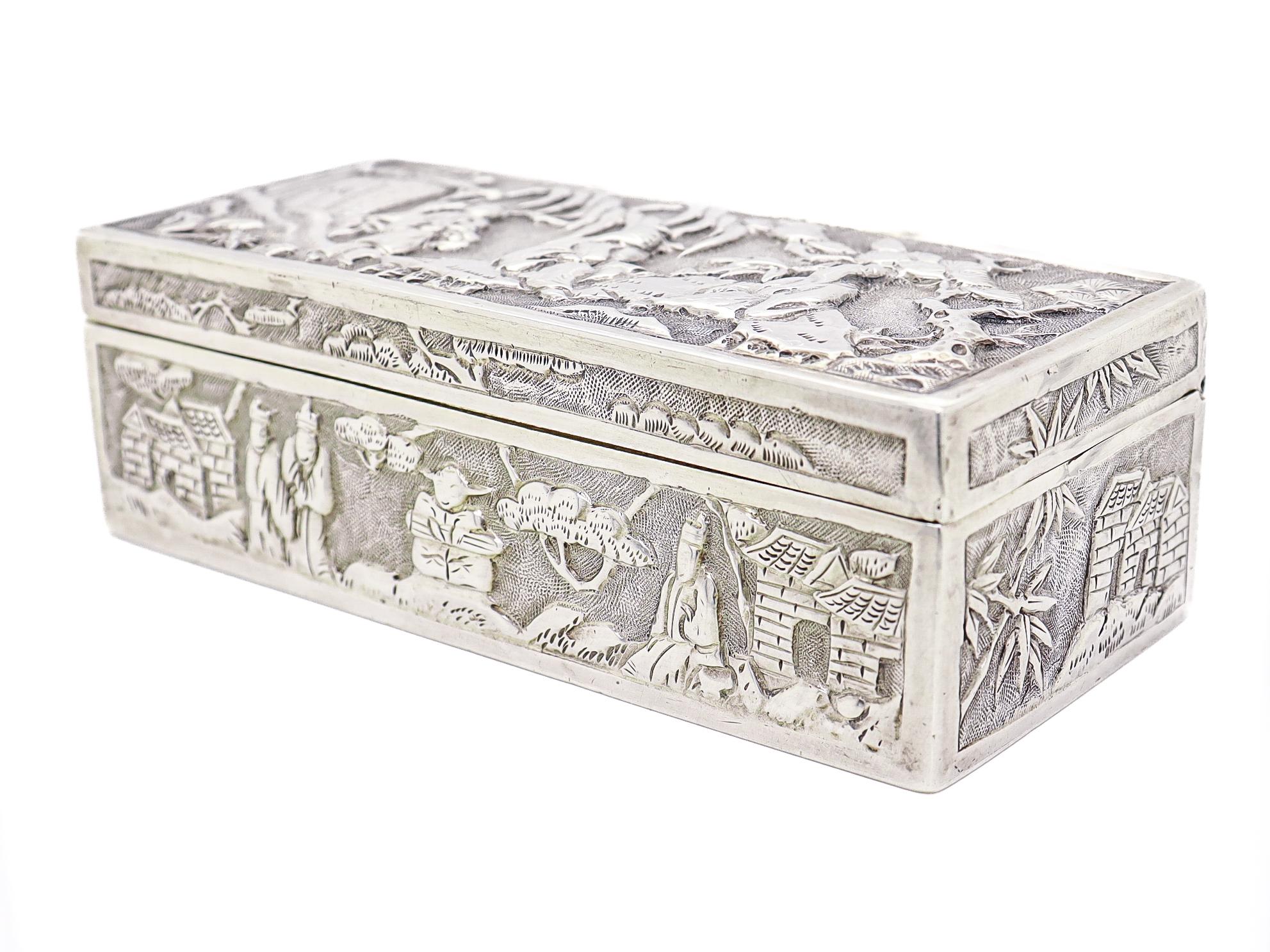 Antike Wang Hing & Co. Chinesischer Export-Silber-Repousse-Schachtel mit Dorfszenen 1
