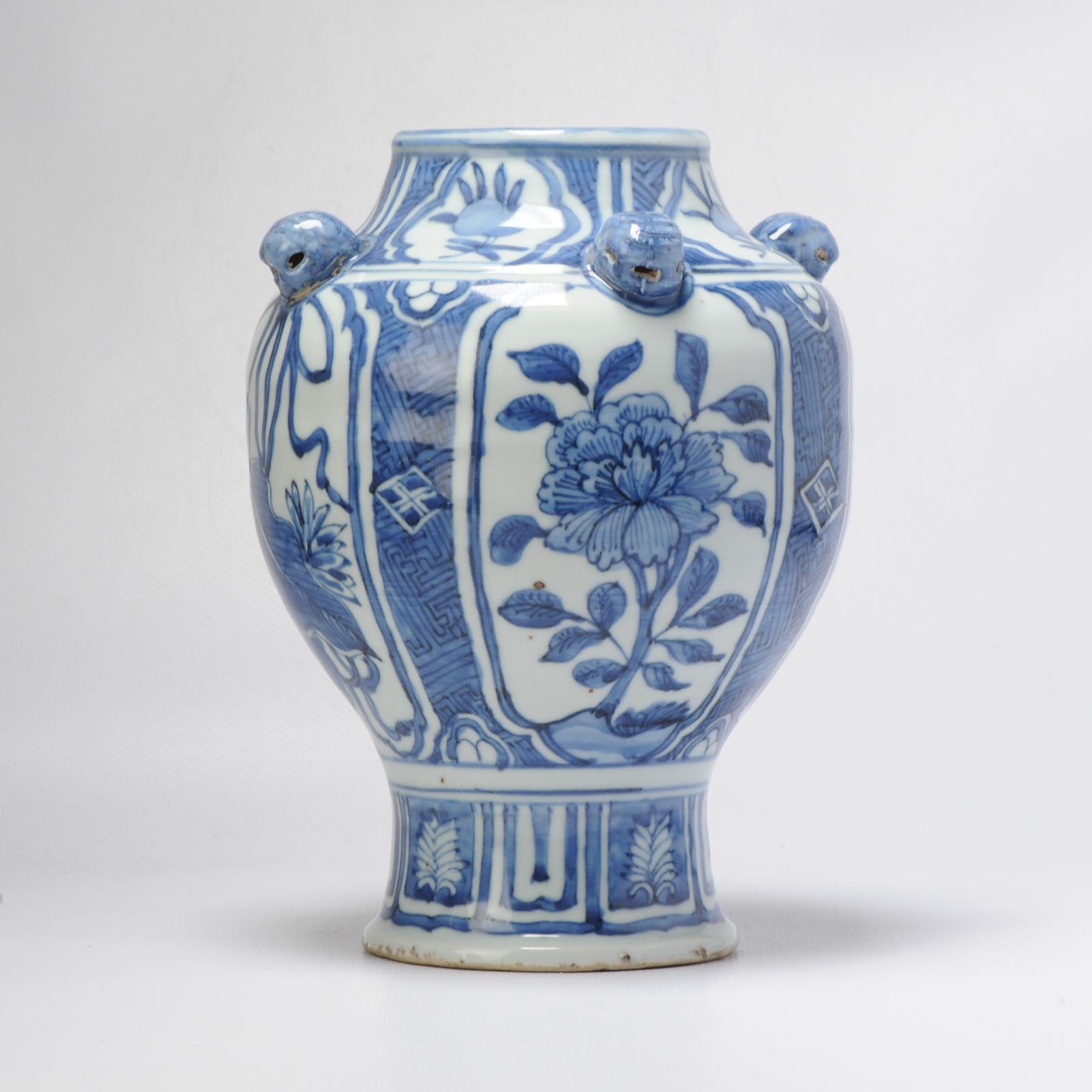 Antique Wanli Ming Chinese Porcelain Animal Ear Jar Kraak of High Quality 3