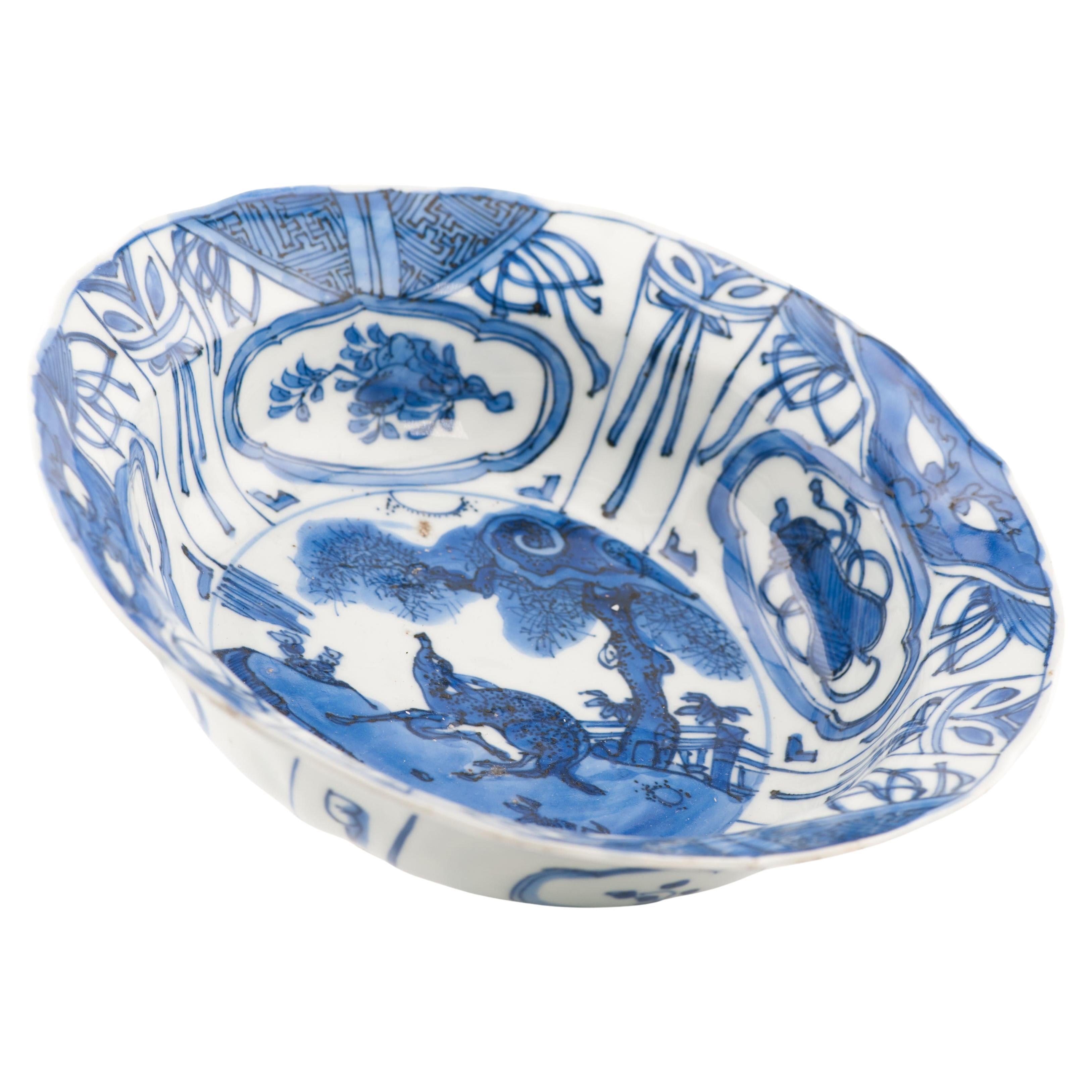 Antique Wanli Ming Chinese Porcelain Kraak Klapmuts. Top Quality DEER