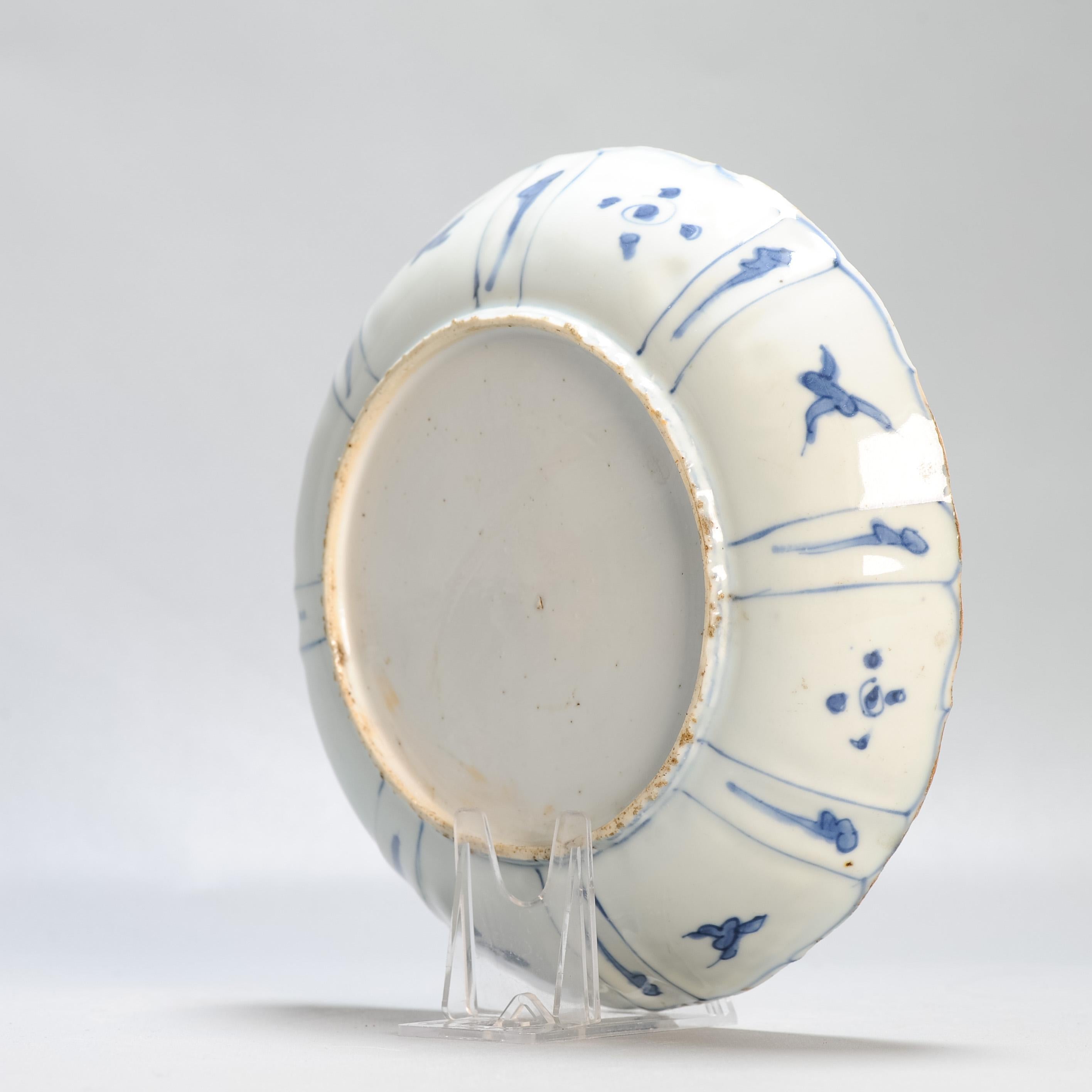 Assiette craque ancienne en porcelaine chinoise Wanli Ming Fenghuang et pagode en vente 2
