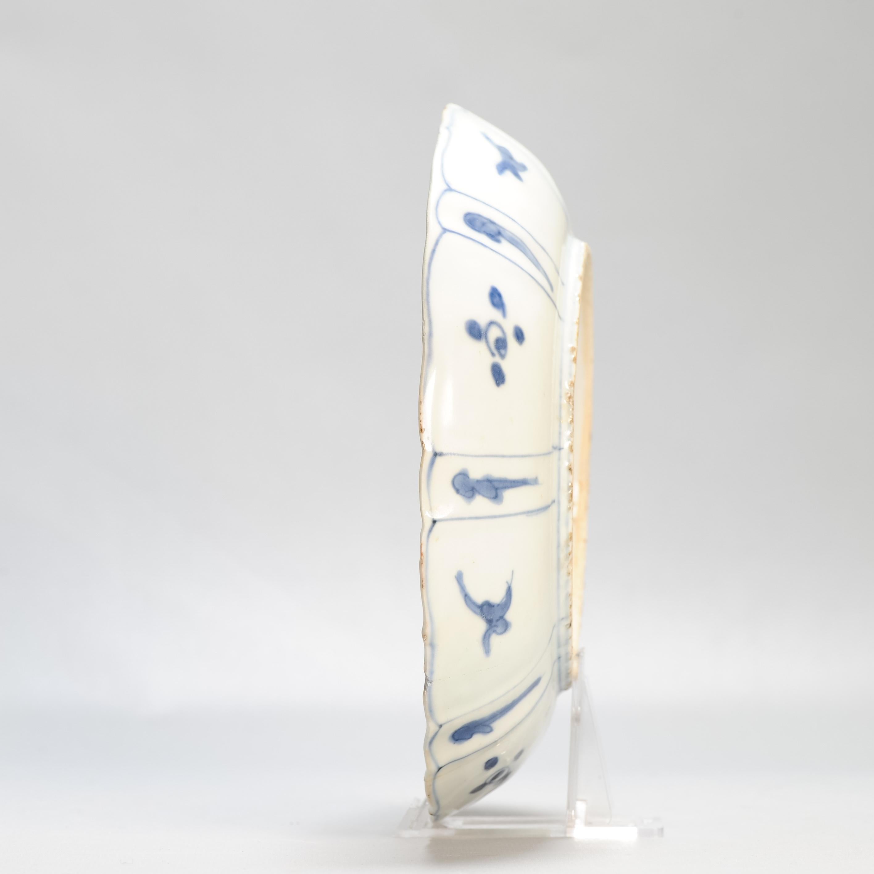 Assiette craque ancienne en porcelaine chinoise Wanli Ming Fenghuang et pagode en vente 3