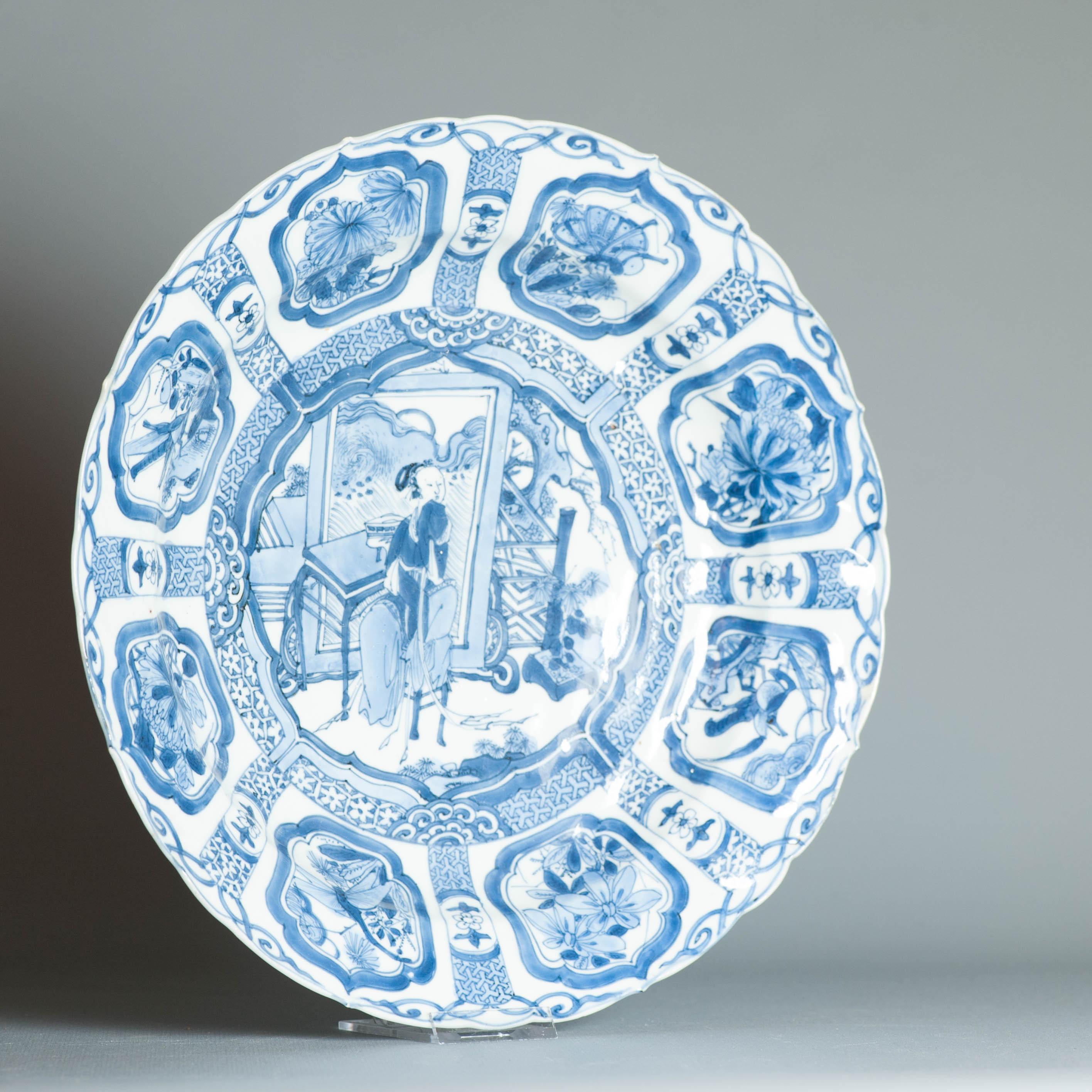 Partage avec vous ce nouvel arrivage et très satisfait de celui-ci. Assiette Kraak de grande taille de la fin de la période Ming, d'une qualité exceptionnelle en bleu de cobalt. D'une manière générale, la pièce est déjà de grande qualité, mais la