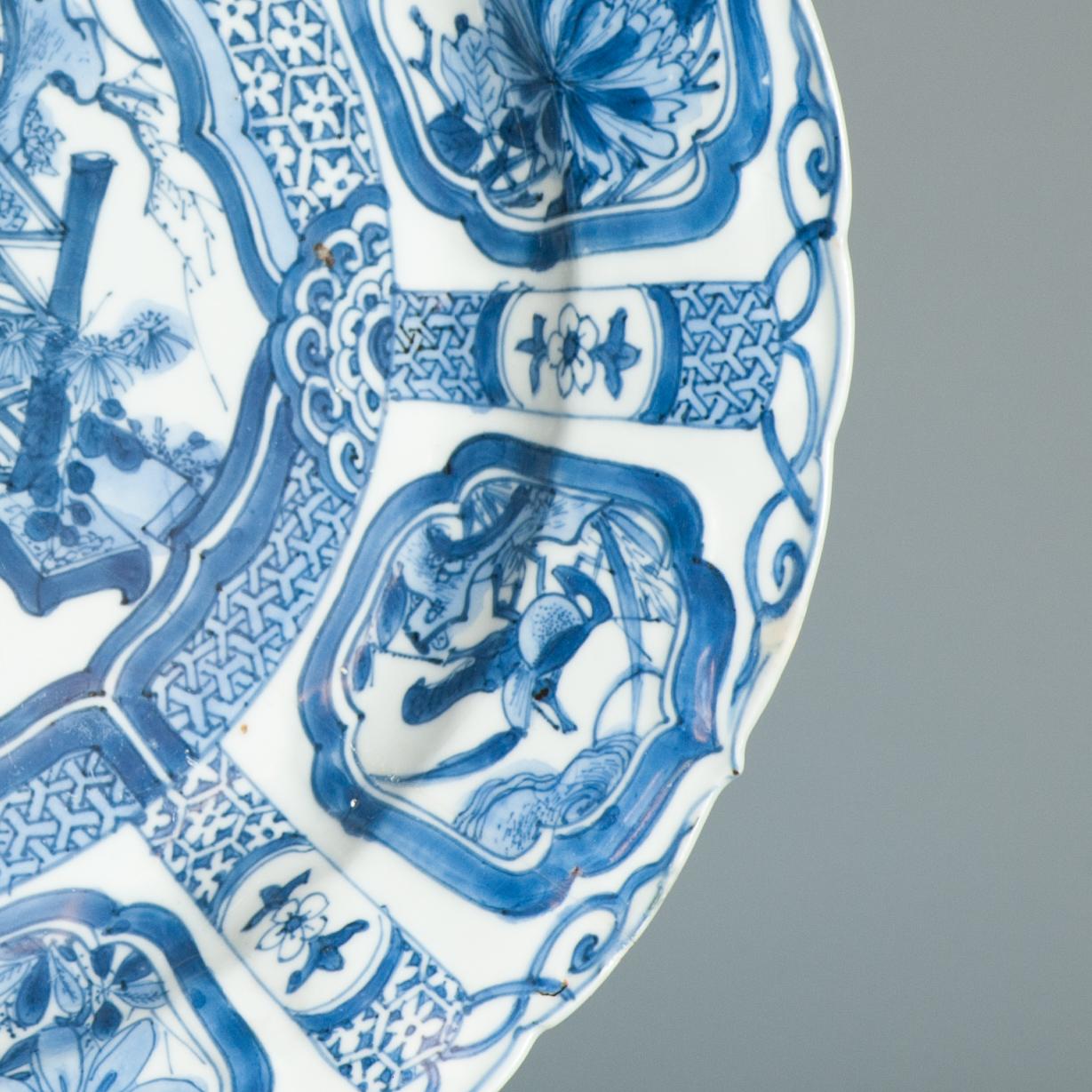 Ancienne assiette figurative en porcelaine chinoise Kraak de qualité Wanli Ming avec cercles Bon état - En vente à Amsterdam, Noord Holland