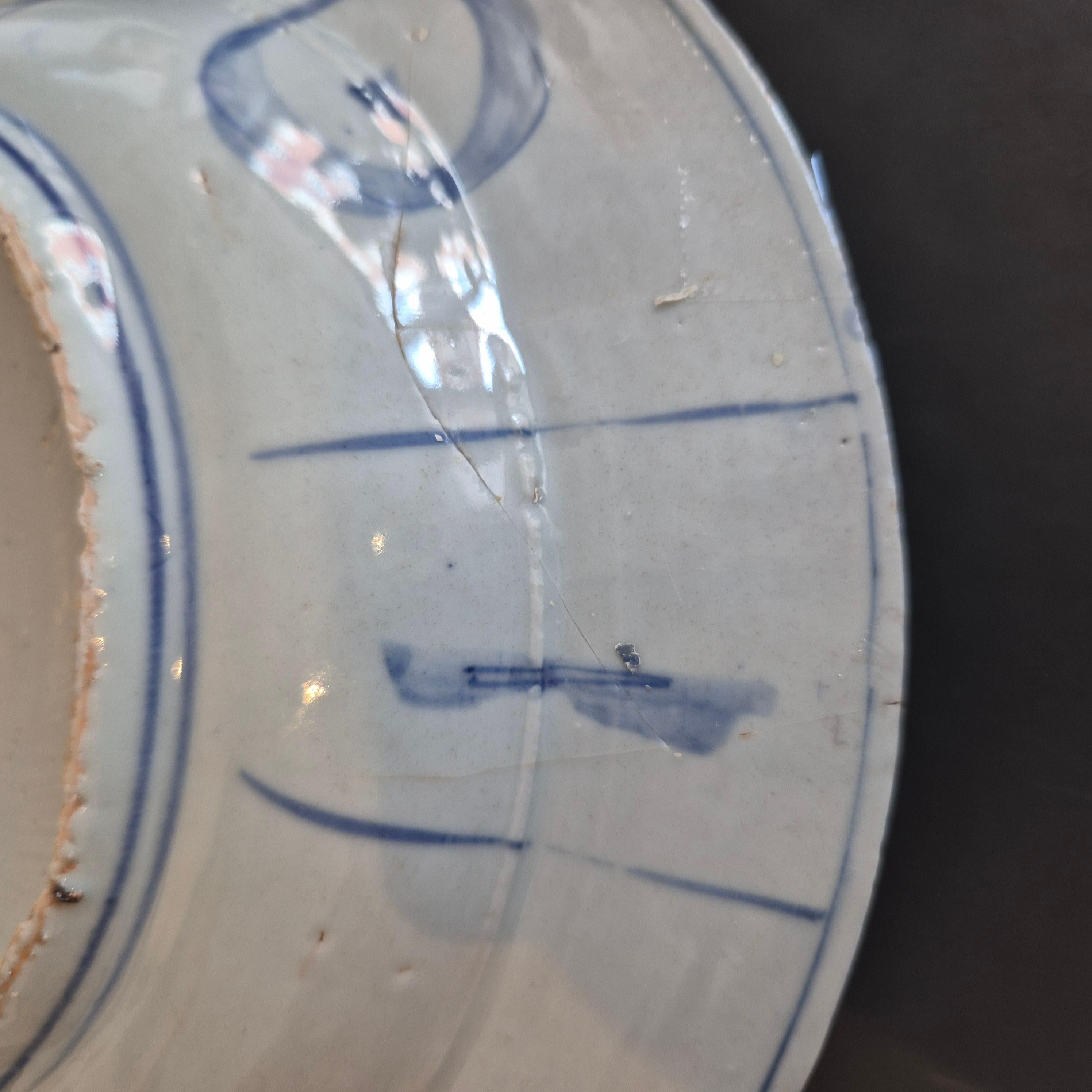 Ancienne assiette figurative chinoise Kraak en porcelaine de Wanli / Tianqi Ming Bon état - En vente à Amsterdam, Noord Holland