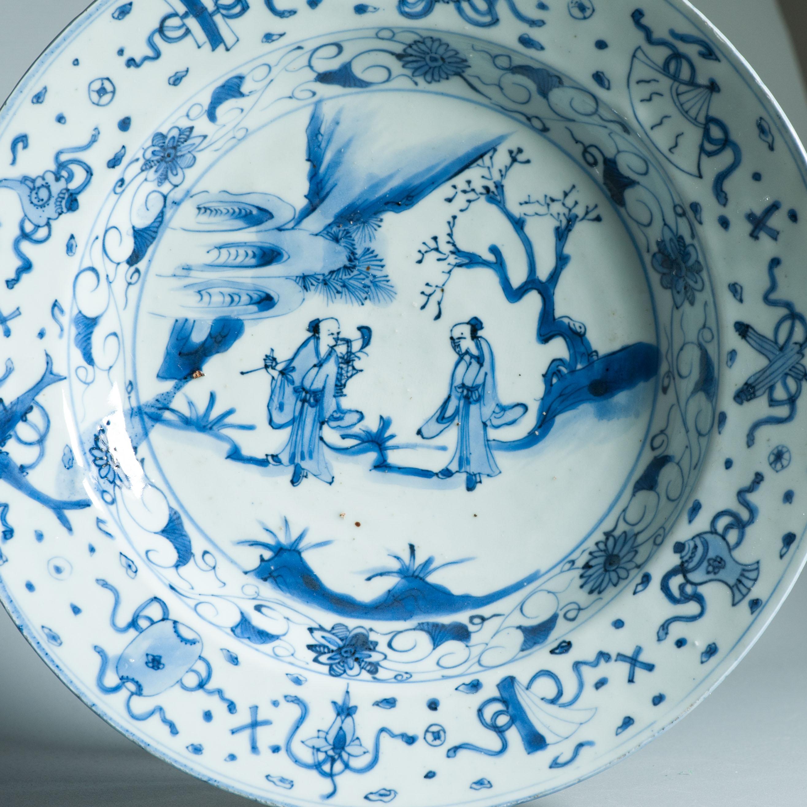 Antiker Wanli / Tianqi Ming Chinesischer Porzellan-Kraak-Figurenteller aus Porzellan mit chinesischem Geschmack (18. Jahrhundert und früher) im Angebot