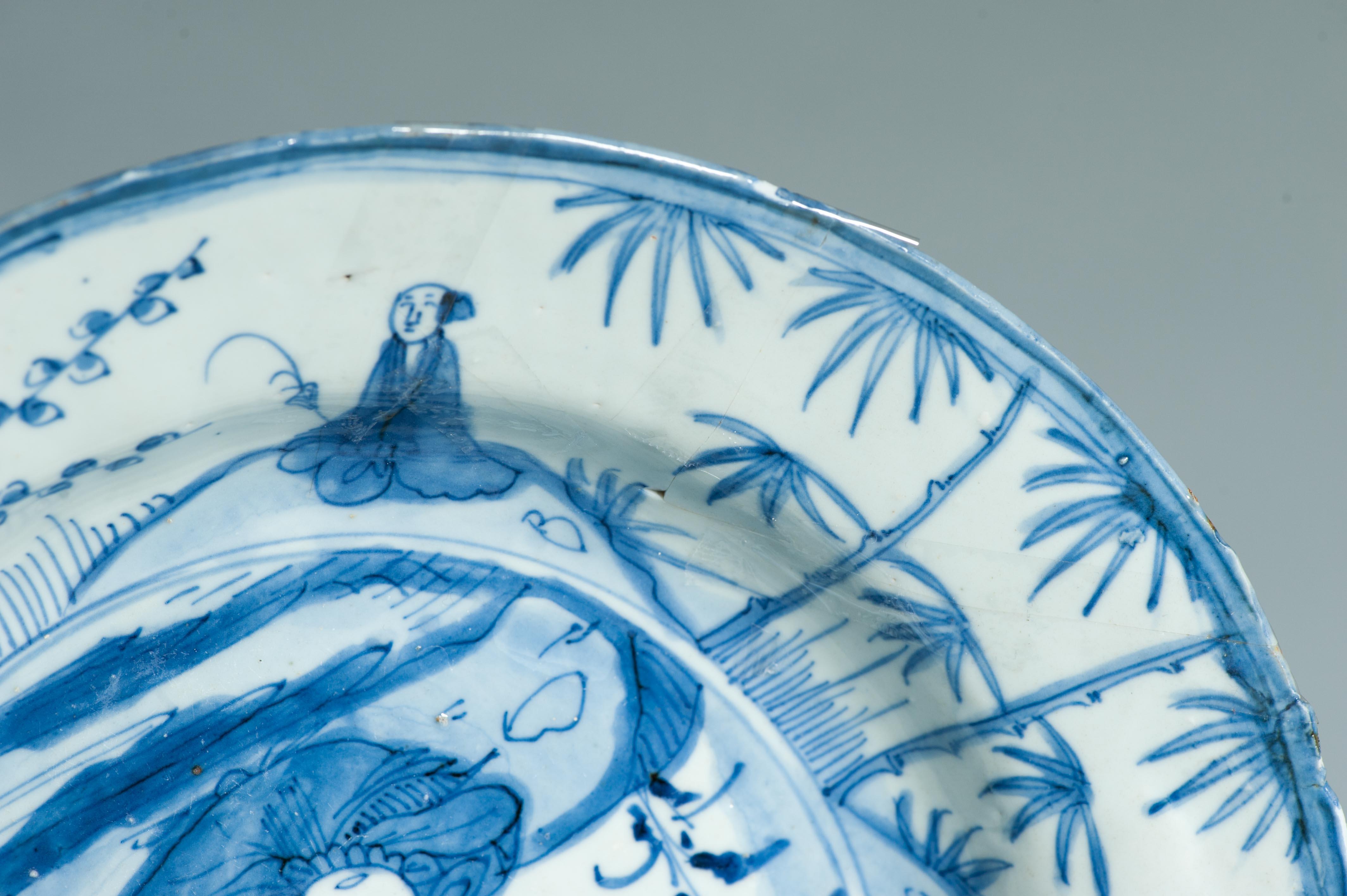Porcelaine Ancienne assiette figurative chinoise Kraak en porcelaine de Wanli / Tianqi Ming en vente