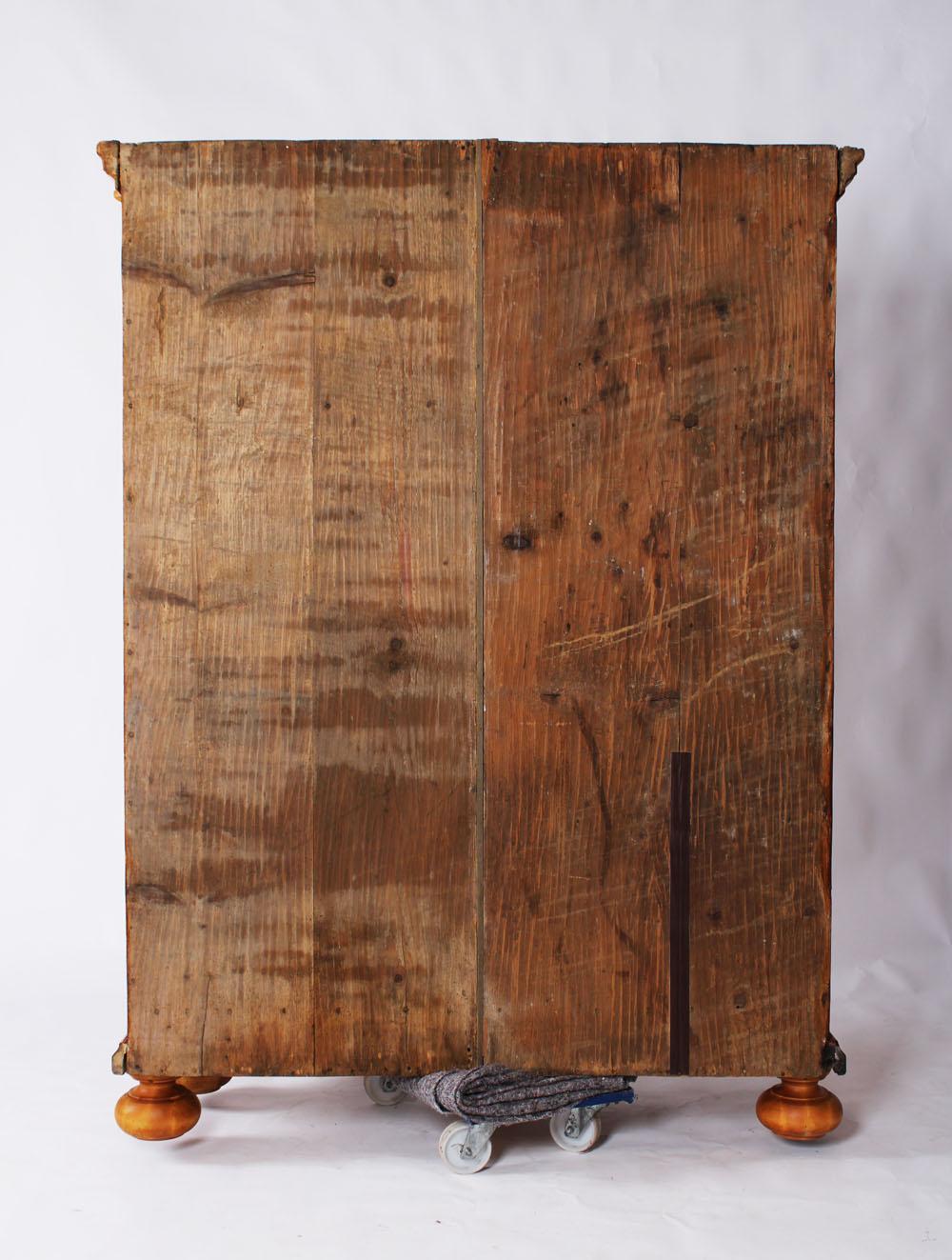 Antique Wardrobe, Light Colored Soft Wood, Southern Germany, Early 19th Century In Good Condition In Greven, DE