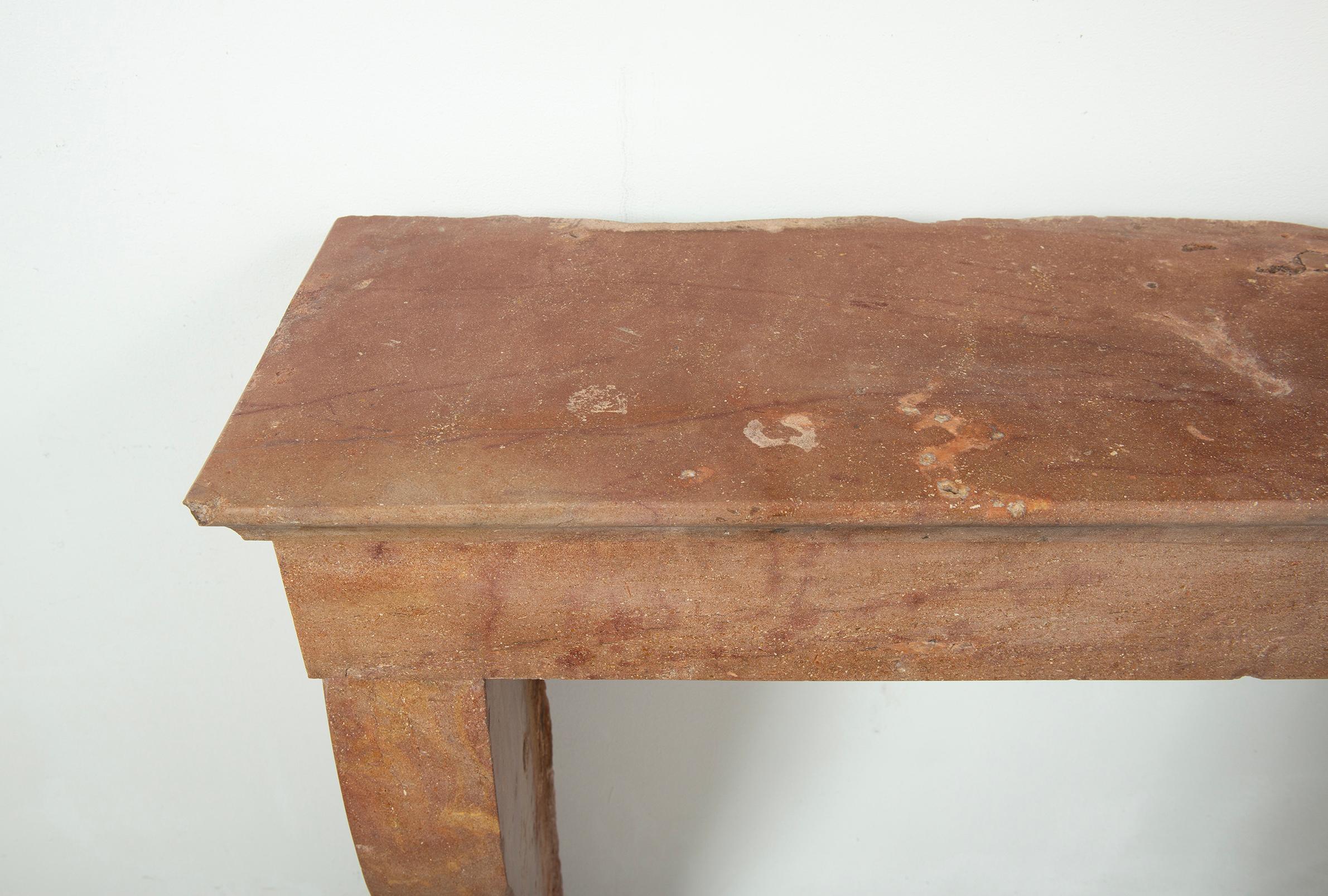 Antique Warm Colored Limestone Fireplace In Good Condition For Sale In Haarlem, Noord-Holland