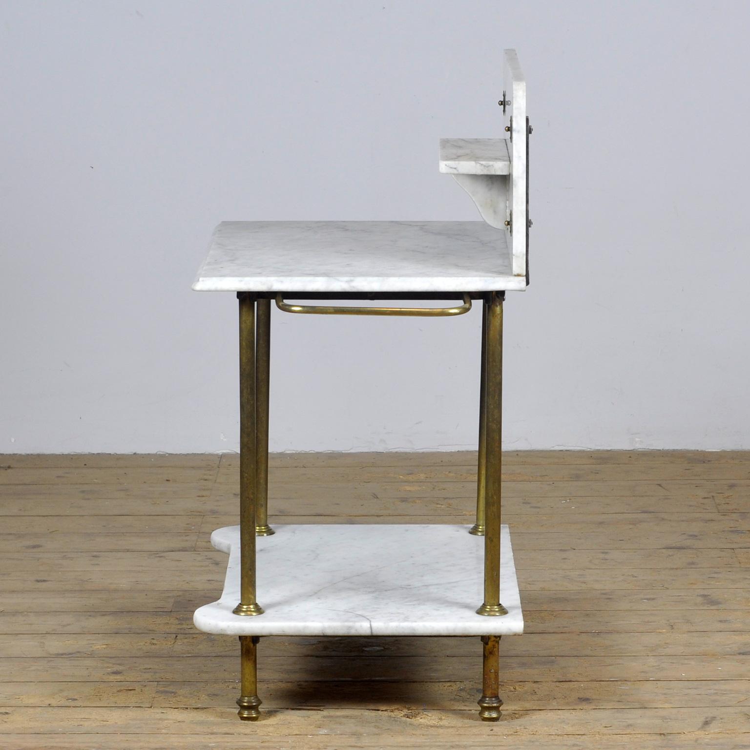 Antique Wash Stand In Brass And Marble, Circa 1880 In Good Condition For Sale In Amsterdam, Noord Holland