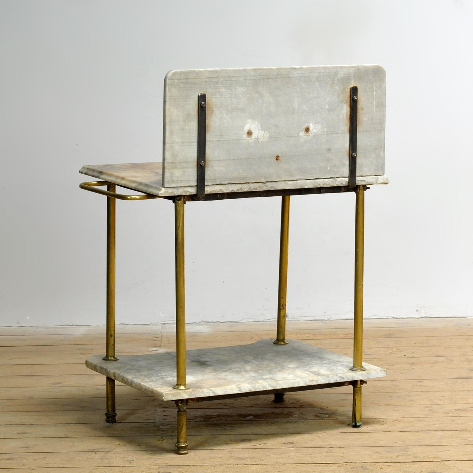 Antique Wash Stand In Brass And Marble, Circa 1880 In Fair Condition For Sale In Amsterdam, Noord Holland