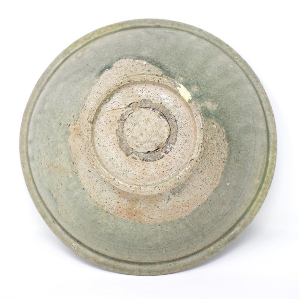 Antique “Waster” Celadon Bowl, Sawankhalok kilns, Thailand, 14th/15th century. For Sale 1