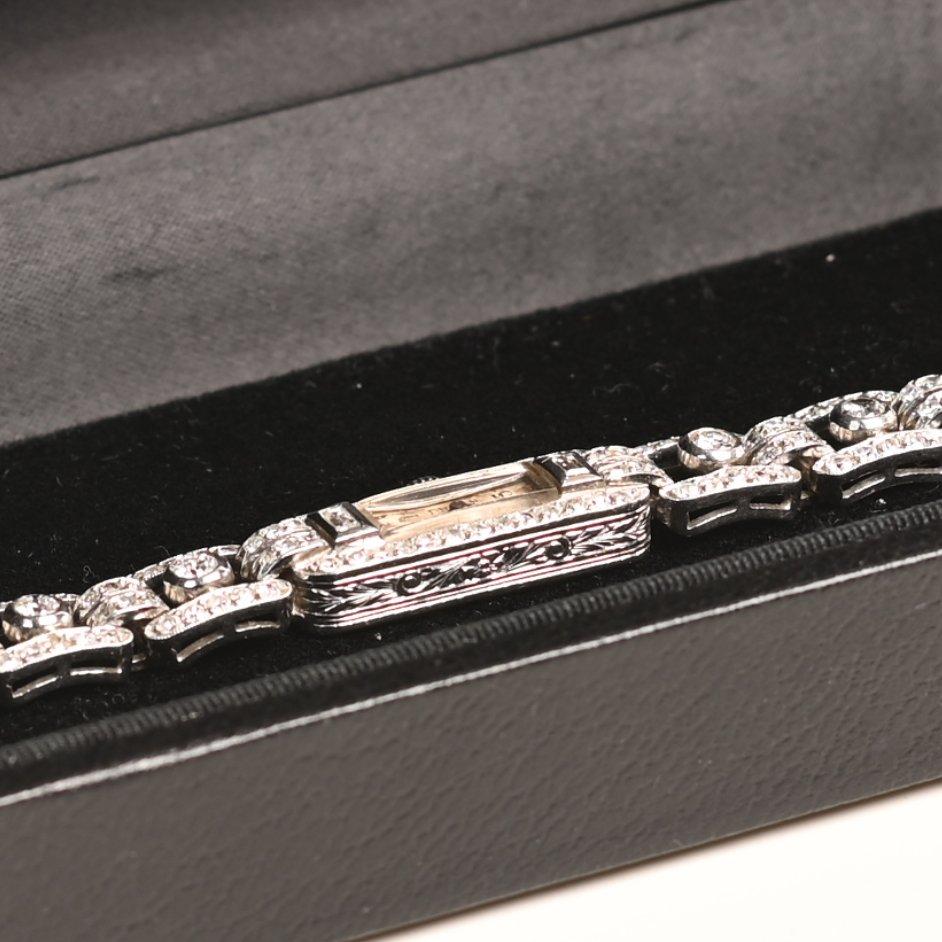 Antikes Uhrenarmband mit Diamanten (ca. 4,10 kt), Platin, um 1920 (Alteuropäischer Schliff) im Angebot