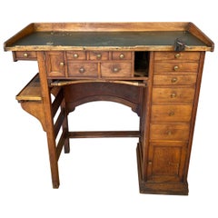 Établi ou bureau haut d'horloger ou de bijoutier antique:: années 1920