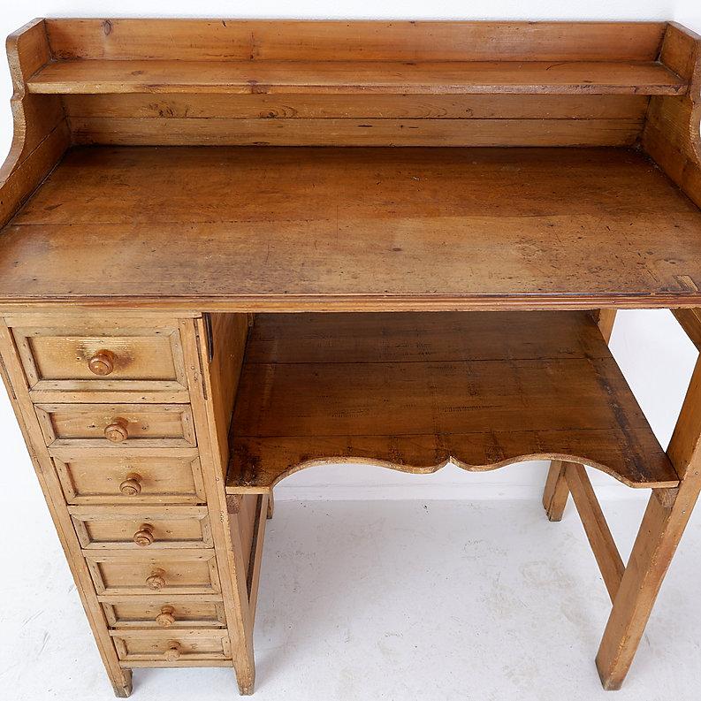 Antique Watchmaker’s or Jeweler’s Workbench or Desk, 1920s For Sale 4