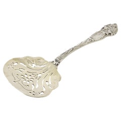 Servidor de tomates pequeño de plata de ley con dibujo de lirio Watson Silver antiguo