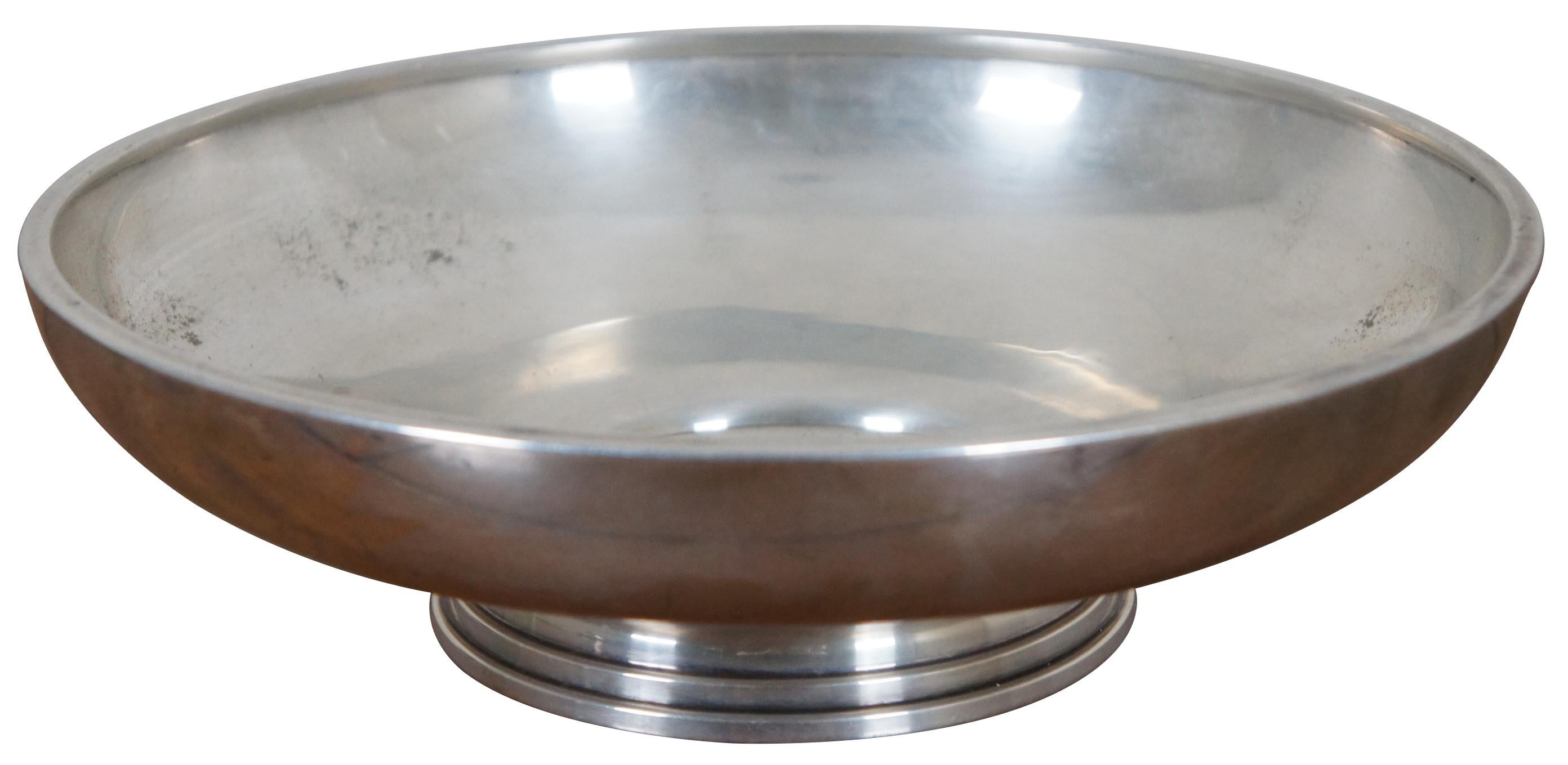 Frühe 20. Jahrhundert Watson Nummer B223 Sterling Silber Fuß Trophäe Schüssel / servieren Kompott, monogrammiert in der Mitte mit den Initialen CMC.   

Der Ursprung des Unternehmens geht auf das Jahr 1874 zurück, als in Attleboro, MA, die Firma