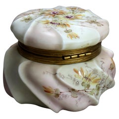 Antica cassettiera in vetro dipinta a mano Wavecrest Floral con fiori di campo del XIX secolo