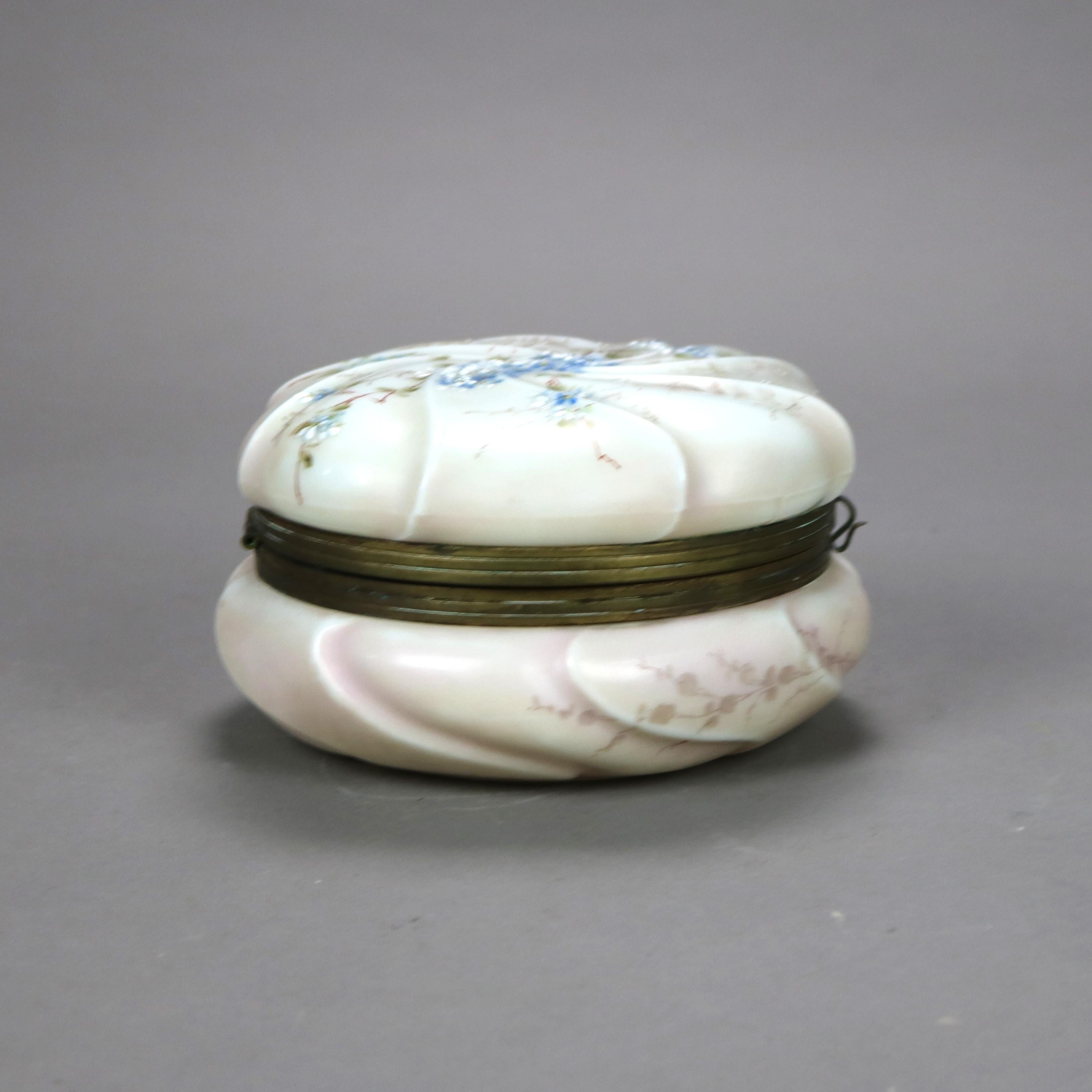 Boîte à col en verre peinte à la main avec éléments floraux 19e siècle

Mesures - 4