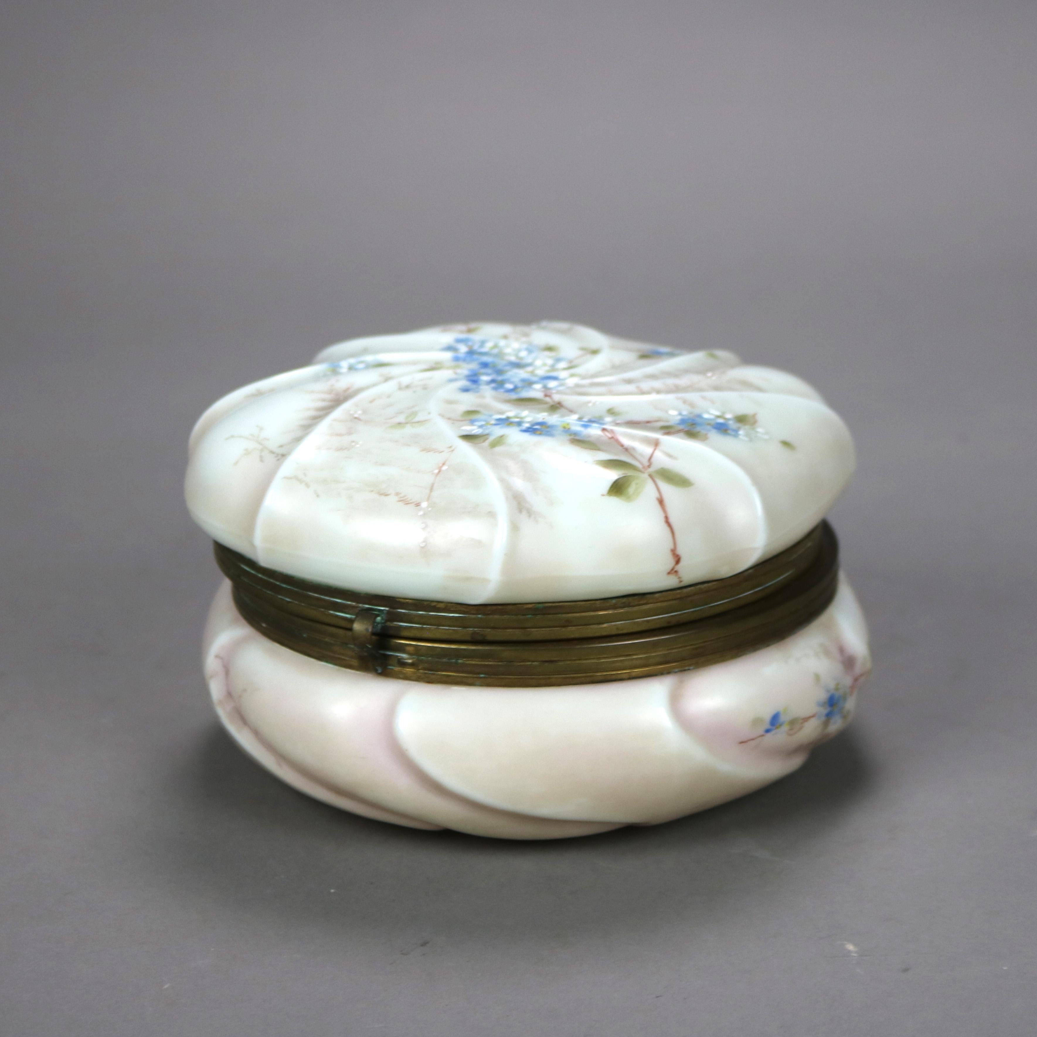 Boîte à col en verre peinte à la main avec éléments floraux 19e siècle Bon état - En vente à Big Flats, NY
