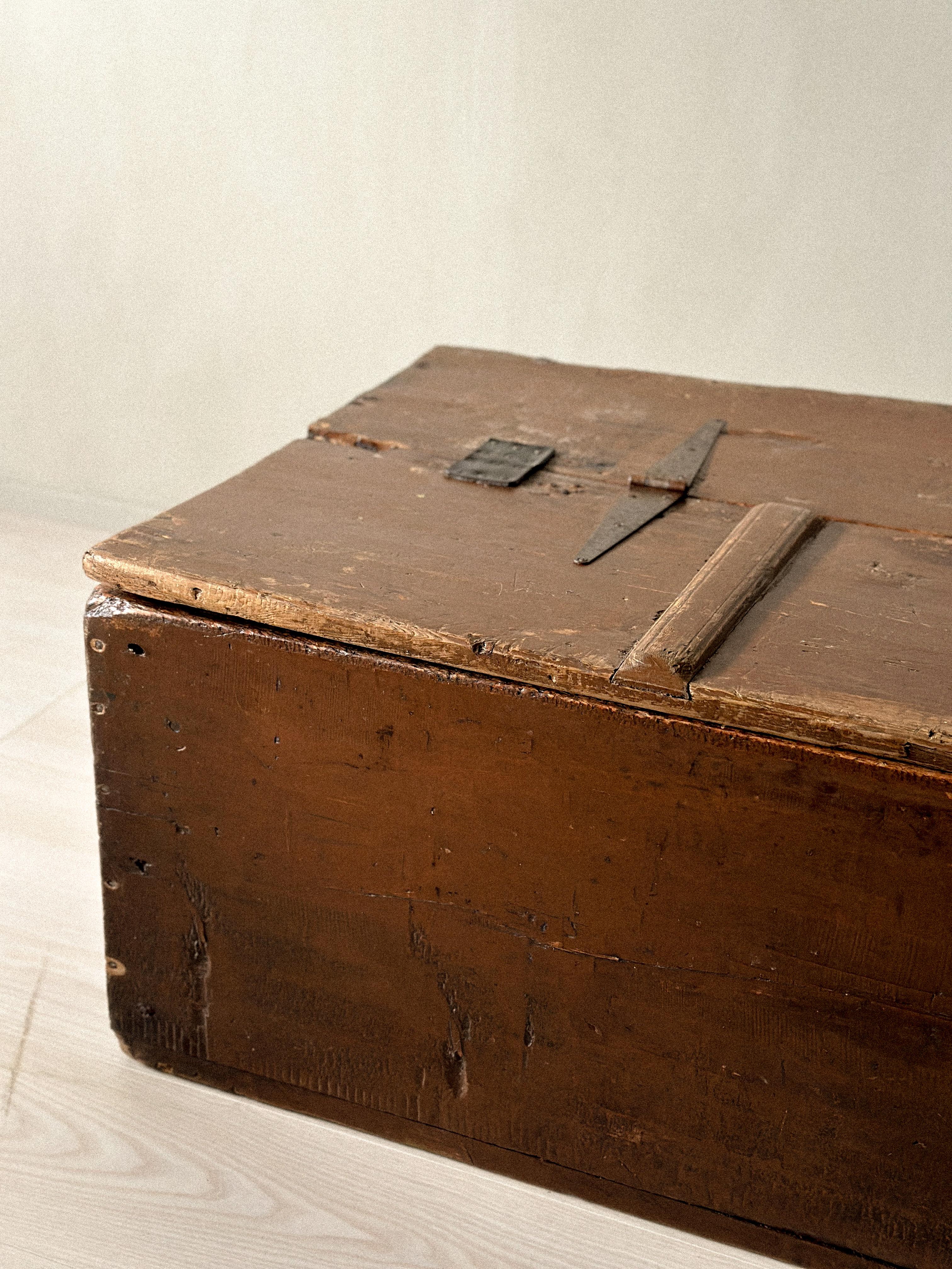 Antique Weapon Chest, Scandinavia, c. 1700s For Sale 10