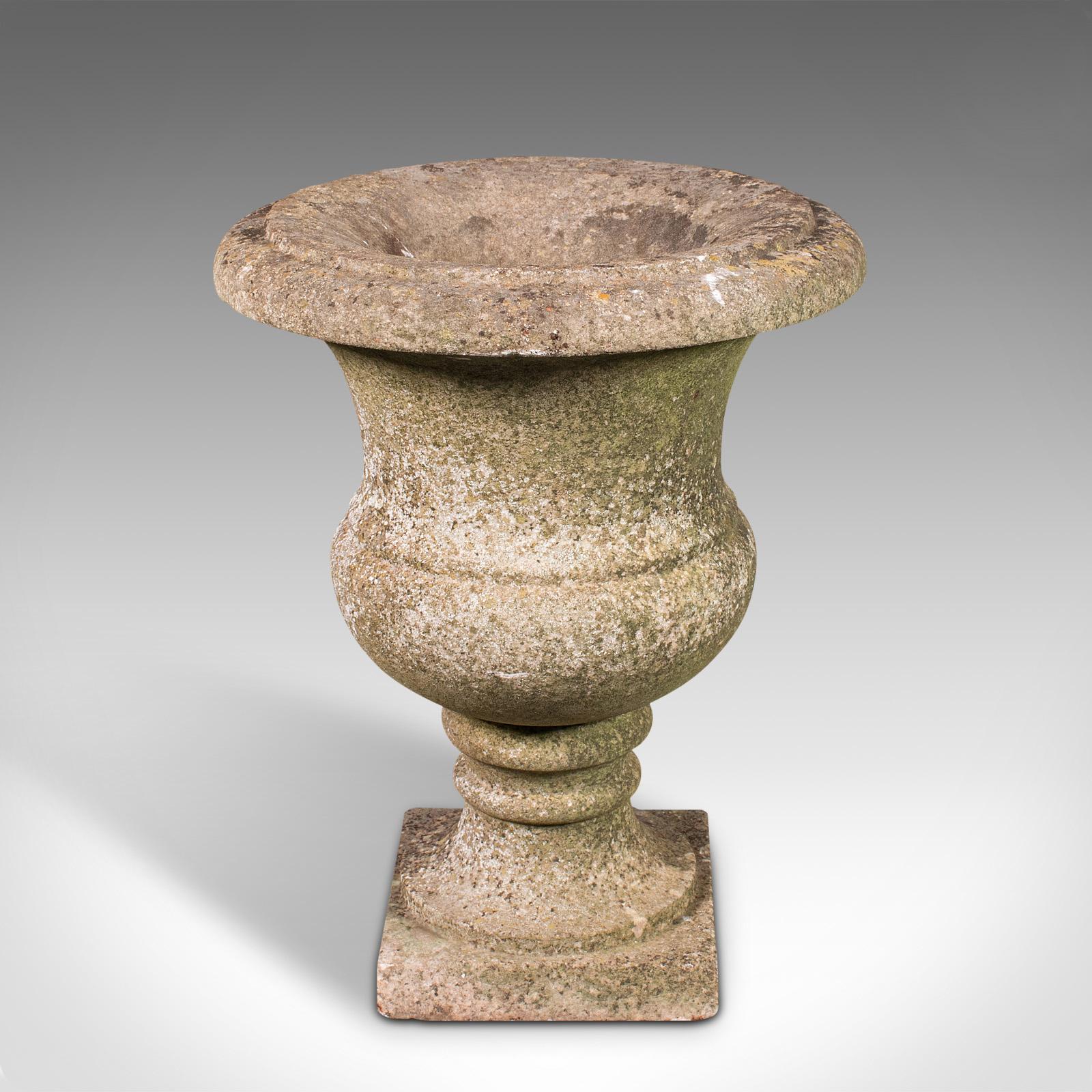 This is an antique weathered planting urn. An English, marble decorative jardiniere, dating to the Victorian period, circa 1870.

Traditional appeal with a pleasingly weathered finish
Displays a desirable aged patina with a light covering of