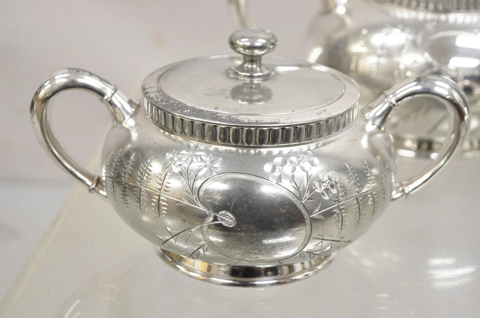 Antikes viktorianisches versilbertes, geätztes, geätztes Tee-Set von Webster & Son - 3er-Set (Viktorianisch) im Angebot