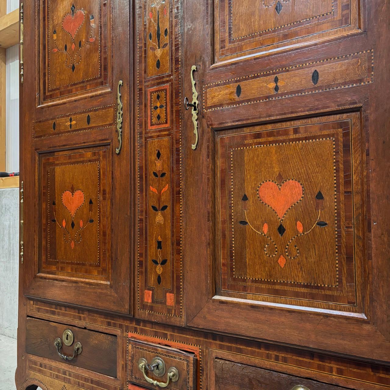 Antique wedding cabinet  Classicism - France, 1825  Inlaid with heart painting For Sale 5