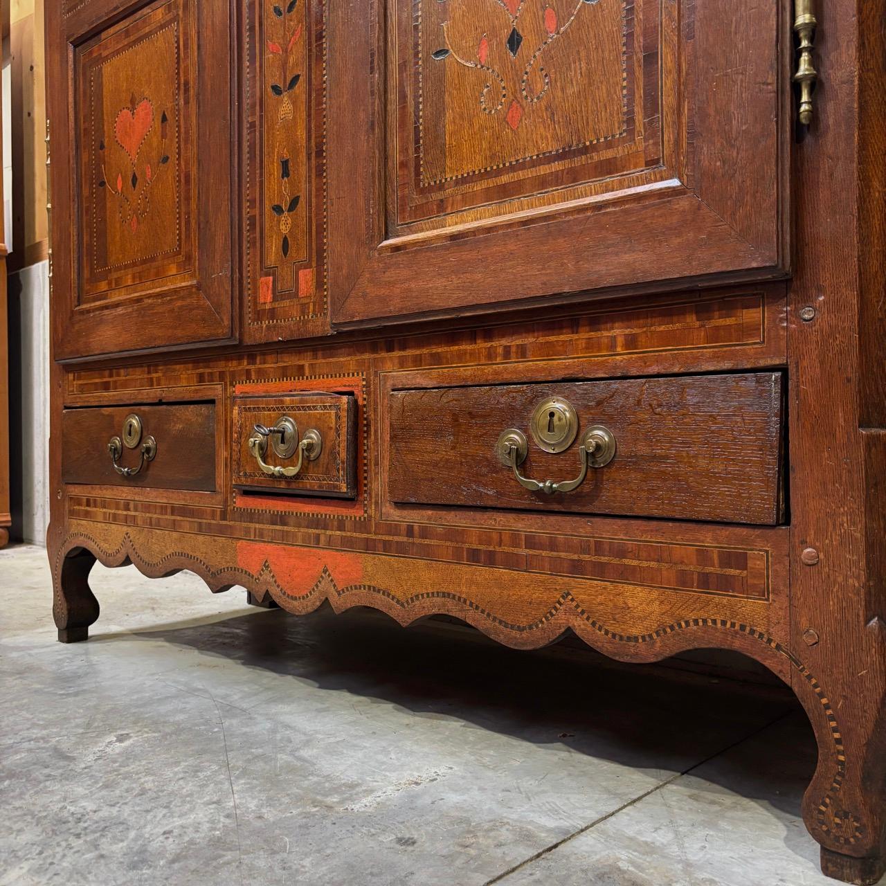 Antique wedding cabinet  Classicism - France, 1825  Inlaid with heart painting For Sale 1